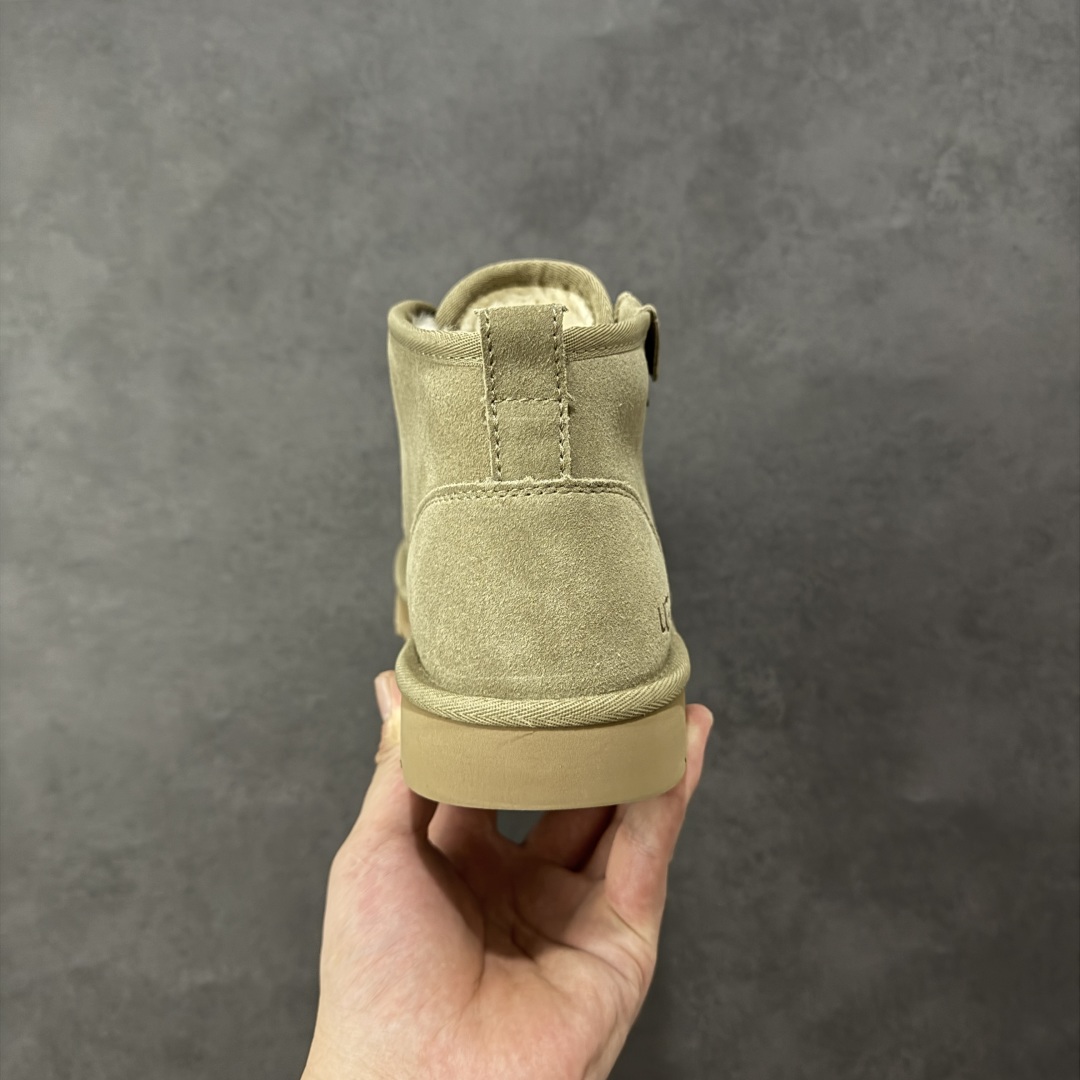 图片[4]-【SP顶级版】UGG TASMAN 秋冬羊毛一体雪地靴 W/1163095 原代工厂隆丰A级真羊毛皮一体完全遵循正平正品，精选A级羊皮毛一体材质，内里毛绒如云朵般包裹双脚，白带恒温属性一寒锁温抗冻，股季透气排湿，让双脚时刻处于干爽舒适的状态，轻量化设计搭配柔韧鞋底，每一步都似踩在软垫上，再加上贴合足型的弧度与足跟支撑，无论是居家休憩,外出通勤还是日常跑腿，全天行走也无负担。 从经典高筒靴到简约拖鞋，从基础中性色到潮流设计，既能与牛仔裤、卫衣打造随性日常，也能搭配裙子、男女同款更能轻松适配情侣穿搭。 优质羊皮毛天生耐磨损，搭配扎实工艺与防水科技加持，能抵御日常磨损与雨雪侵袭。一双穿数年仍能保持柔软质感💪🏻 尺码：39-45-选品中心