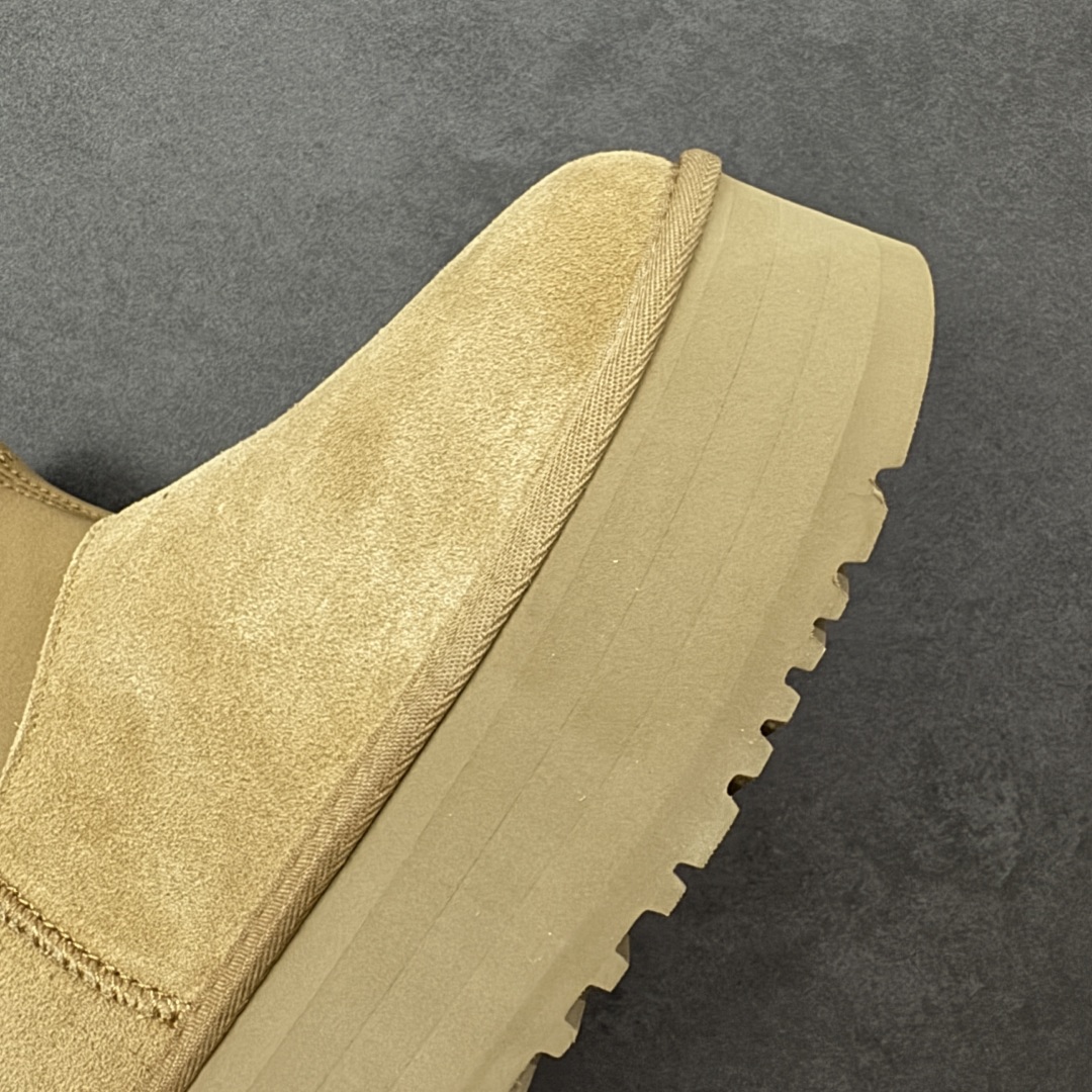 图片[5]-【SP顶级版】UGG ULTRA MINI 秋冬羊毛一体雪地靴 W/1168170 原代工厂隆丰A级真羊毛皮一体完全遵循正平正品，精选A级羊皮毛一体材质，内里毛绒如云朵般包裹双脚，白带恒温属性一寒锁温抗冻，股季透气排湿，让双脚时刻处于干爽舒适的状态，轻量化设计搭配柔韧鞋底，每一步都似踩在软垫上，再加上贴合足型的弧度与足跟支撑，无论是居家休憩,外出通勤还是日常跑腿，全天行走也无负担。 从经典高筒靴到简约拖鞋，从基础中性色到潮流设计，既能与牛仔裤、卫衣打造随性日常，也能搭配裙子、男女同款更能轻松适配情侣穿搭。 优质羊皮毛天生耐磨损，搭配扎实工艺与防水科技加持，能抵御日常磨损与雨雪侵袭。一双穿数年仍能保持柔软质感💪🏻 尺码：39-45-选品中心