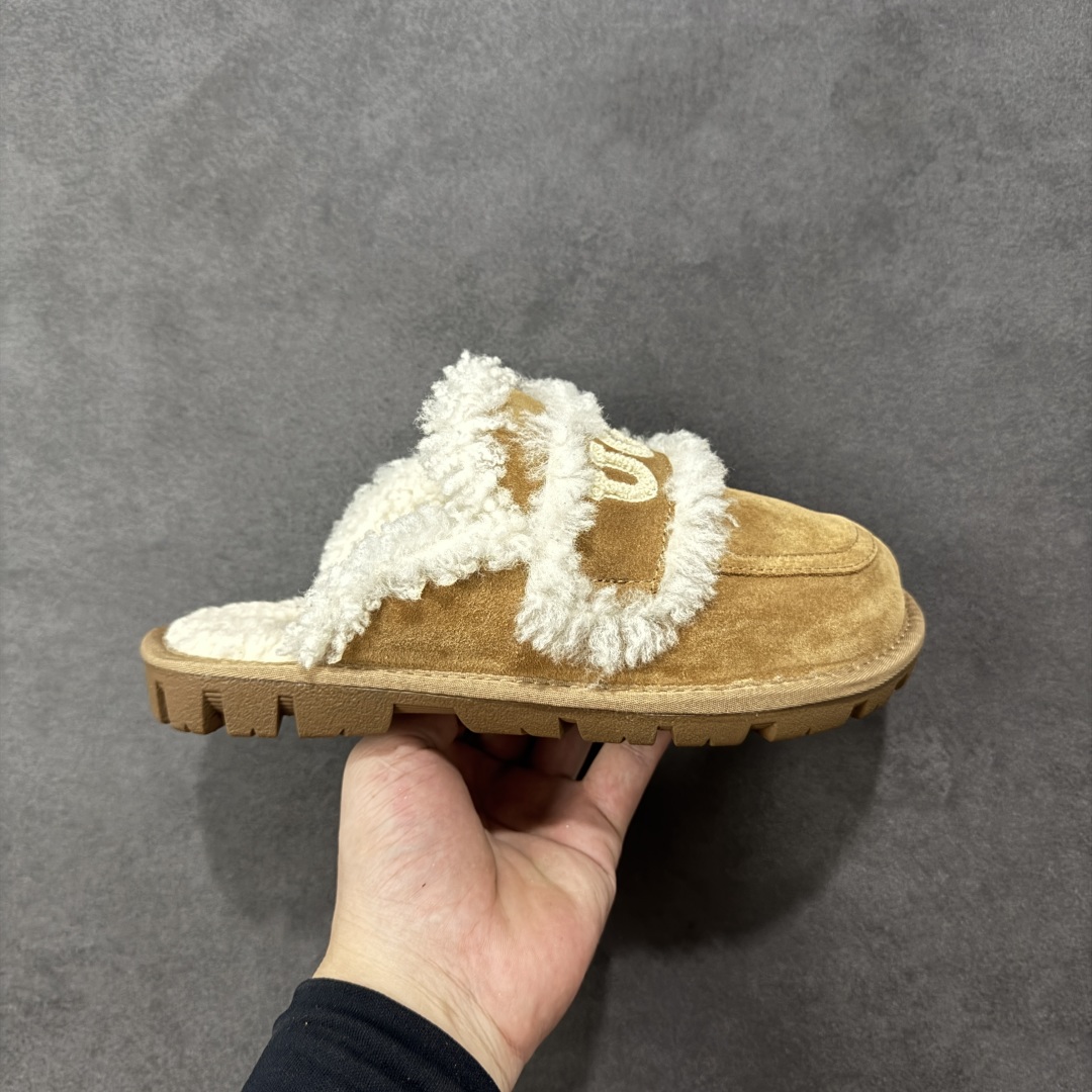 【代购版】UGG秋冬最新款OB938系列法式羊毛刺绣毛毛拖雪地靴 采用隆丰A级澳洲进口羊皮毛一体 品牌代工厂生产线 完全遵循ZP工艺流程 代工厂原厂版师 秉承无原鞋不开发 注重每一处细节 市面最正确版 发泡大底:轻便/耐用/柔韧 Sise:35 36 37 38 39 40-选品中心