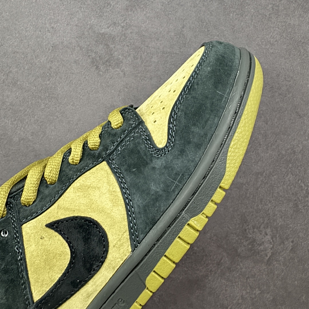 图片[5]-【YC纯原】Supreme x Nike Dunk SB Low Pro OG Sup x 耐克 SB 低帮 联名黄黑 鞋身整体以黄色作为主色调，搭配黑色框架覆盖层，使鞋款十分百搭，鞋舌绣标上以Nike Swoosh Logo呈现，鞋身两侧的Swoosh Logo采用黑色点缀，后跟饰片采辅以黑色麂皮妆点，鞋舌是网眼布材料，增强了透气性，整体十分百搭；后跟Nike字样以白色刺绣妆点，后跟雕刻Supreme创办年份94数字，而\”Nike SB x Supreme\”吊牌，更是为整体造型增添了一抹标志性的独特风采，中底以及鞋垫内侧带有Supreme字样，彰显联名身份；最后以黑色中底搭配黄色橡胶外底完善整体设计收尾。 货号：HQ8487-300 尺码：40～46B 编码：HXSB270280-选品中心