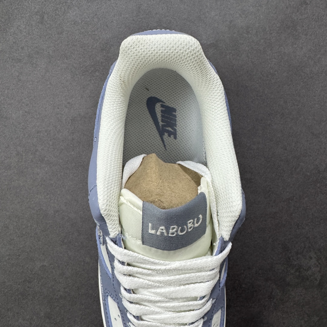 图片[7]-【定制版】NIke Air Force 1 \’07 Low “灰蓝涂鸦拉布布”空军一号 低帮 运动鞋 休闲鞋 折边针车 工艺难度大 原楦头原纸板 原装鞋盒 定制五金配件 内置全掌气垫 原厂鞋底 货号：KJ5188-004 尺码：36 36.5 37.5 38 38.5 39 40 40.5 41 42 42.5 43 44 44.5 45 编码：HXSA310320-选品中心