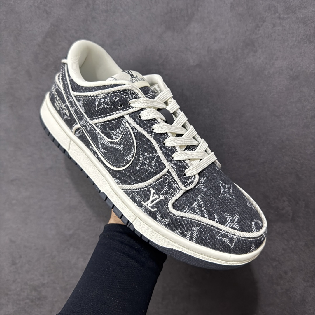 图片[3]-【定制版】Nike SB Dunk Low LV联名 白深蓝牛仔 高端定制 低帮休闲板鞋 SC0601-470  #定制鞋盒 大厂纯原品质出货 超高清洁度 皮料切割干净无任何毛边 细节完美   尺码：36 36.5 37.5 38 38.5 39 40 40.5 41 42 42.5 43 44 44.5 45 编码：HXSB330340-选品中心