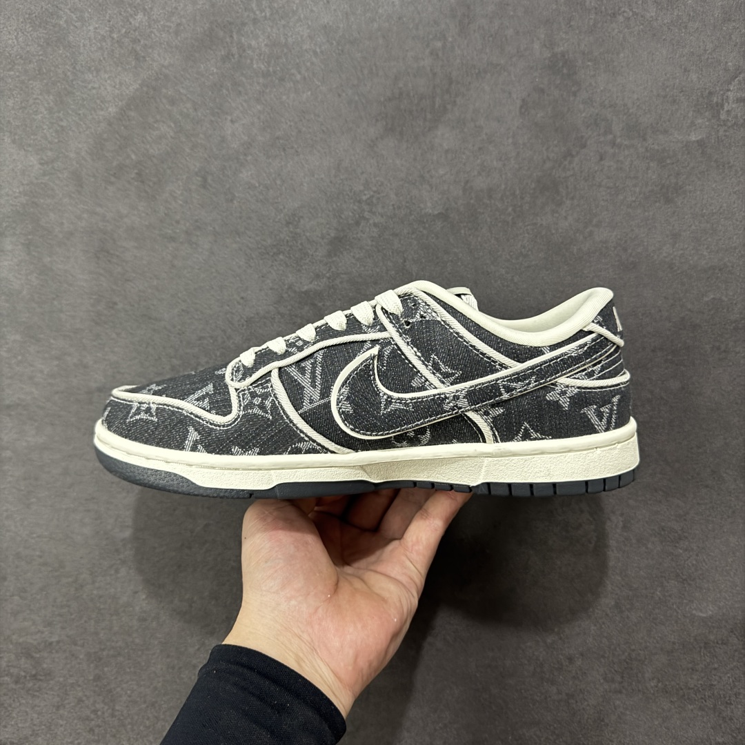 图片[2]-【定制版】Nike SB Dunk Low LV联名 白深蓝牛仔 高端定制 低帮休闲板鞋 SC0601-470  #定制鞋盒 大厂纯原品质出货 超高清洁度 皮料切割干净无任何毛边 细节完美   尺码：36 36.5 37.5 38 38.5 39 40 40.5 41 42 42.5 43 44 44.5 45 编码：HXSB330340-选品中心