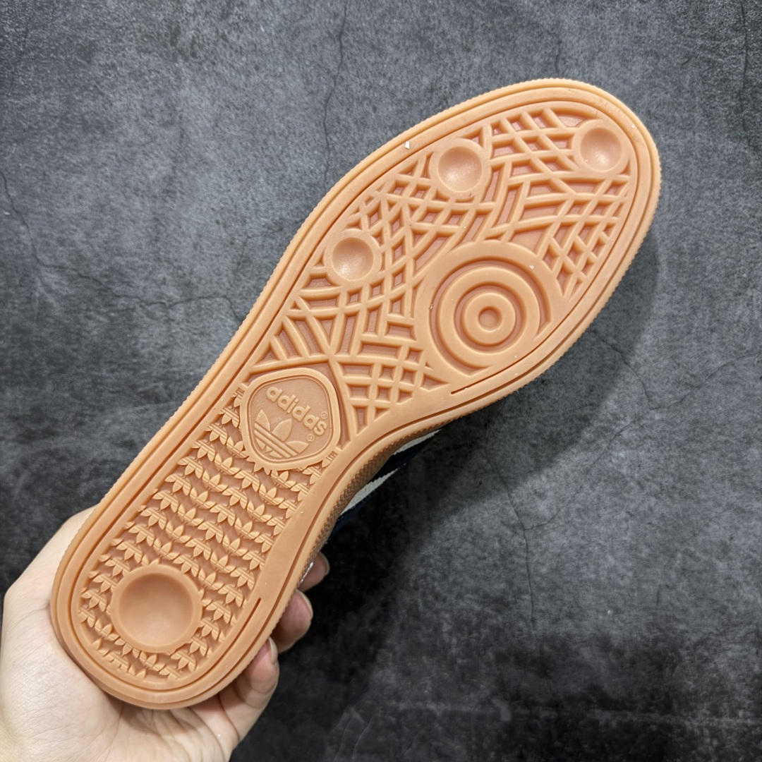 图片[9]-【Top纯原版】Adidas Handball Spezial 阿迪达斯经典款牛皮复古休闲板鞋 米白黑生胶 IF6562 原厂原档案开发出品 皮料切割干净无任何毛边 鞋型细节完美 超高清洁度 市场最高版本 尺码：35.5 36 36.5 37 38 38.5 39 40 40.5 41 42 42.5 43 44 44.5 45-选品中心