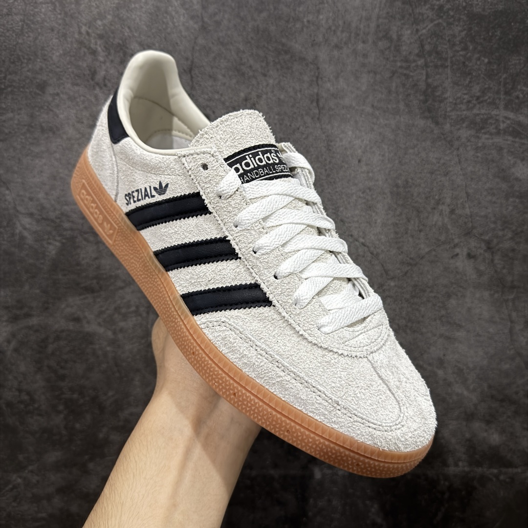 图片[3]-【Top纯原版】Adidas Handball Spezial 阿迪达斯经典款牛皮复古休闲板鞋 米白黑生胶 IF6562 原厂原档案开发出品 皮料切割干净无任何毛边 鞋型细节完美 超高清洁度 市场最高版本 尺码：35.5 36 36.5 37 38 38.5 39 40 40.5 41 42 42.5 43 44 44.5 45-选品中心