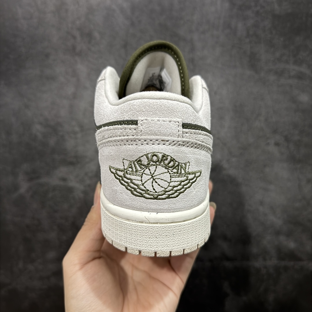 图片[4]-【DT纯原】Air Jordan Low AJ1 乔1灰绿 低帮文化休闲运动板鞋 HV4089-201  市面中低帮最具代表性版本没有之一 口碑大厂出品 品控大底版型不断改良更新 全套原纸板楦头开发 确保原汁原味 完美呈现版型 完美零毛边处理 原厂内置全掌气垫 价格定位良心 平台专用代工流水线出品 一眼公司既视感 拿到手的一瞬间就与众不同 碾压市面所有版本 全部原鞋开发 每一个配色都会采购原鞋确认细节 打破市面看图做货无好货之说 尺码：35.5-46-选品中心