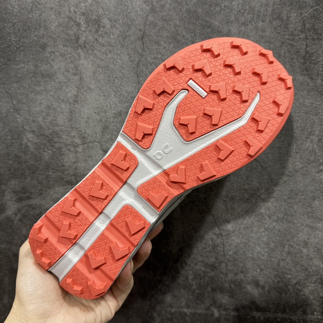 图片[9]-【PZ版本】On Cloudpulse Next 昂跑 低帮 百搭舒适透气低邦跑步鞋 高透气的双层网眼鞋面加入轻量TPU，增强耐用性，在昂跑的产品体系中，Cloudpulse是一款综合训练鞋，采用Tailor-made Superfoamg打造的CloudTecL中底，具有加固透气网眼鞋面、后跟贴片、尼龙混纺材质速度板等设计，适用于有氧训练等多种运动场景，能提供稳定的地面反馈脚感、良好的缓震和推进力等性能。\”Next\”通常代表着该系列的进一步发展、改进或更新迭代，可能在性能提升、设计优化、功能增强、材料升级等方面有所体现，以满足消费者不断变化的需求和更高的运动要求。 尺码：36 37 38 39 40 41 42 43 44 45 46-选品中心