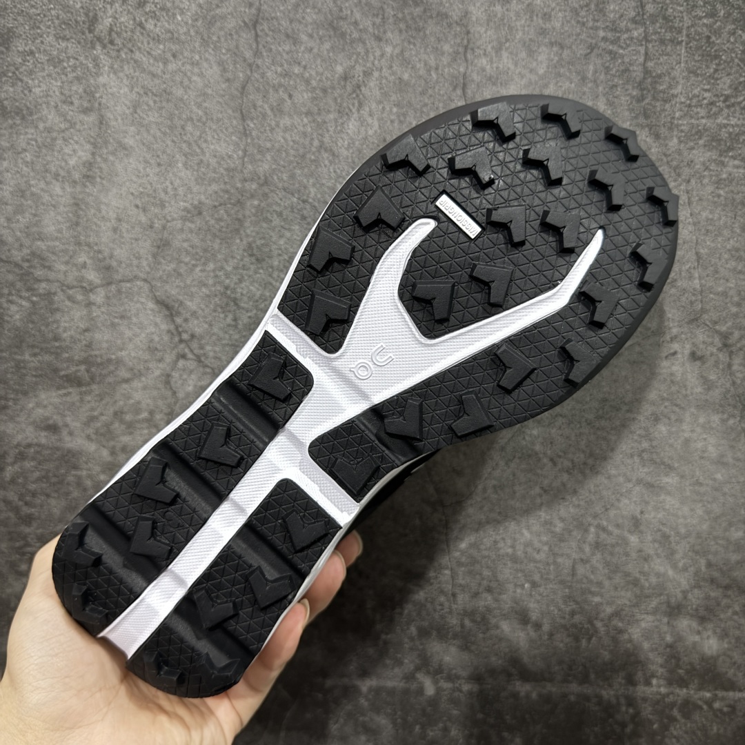 图片[9]-【PZ版本】On Cloudpulse Next 昂跑 低帮 百搭舒适透气低邦跑步鞋 高透气的双层网眼鞋面加入轻量TPU，增强耐用性，在昂跑的产品体系中，Cloudpulse是一款综合训练鞋，采用Tailor-made Superfoamg打造的CloudTecL中底，具有加固透气网眼鞋面、后跟贴片、尼龙混纺材质速度板等设计，适用于有氧训练等多种运动场景，能提供稳定的地面反馈脚感、良好的缓震和推进力等性能。\”Next\”通常代表着该系列的进一步发展、改进或更新迭代，可能在性能提升、设计优化、功能增强、材料升级等方面有所体现，以满足消费者不断变化的需求和更高的运动要求。 尺码：36 37 38 39 40 41 42 43 44 45 46-选品中心