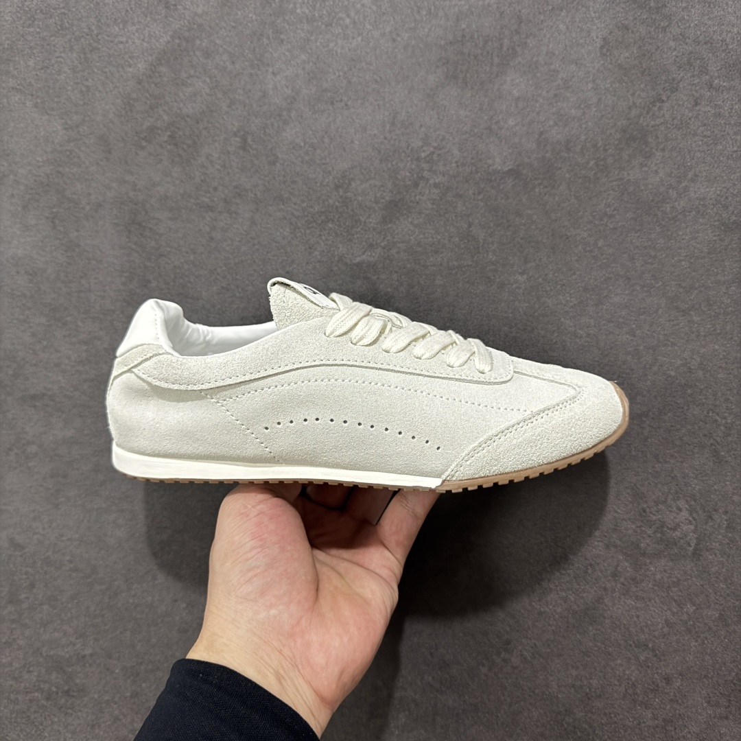 【公司级】Alo Yoga 最新爆款Sunset Sneaker系列 老钱风 系带 阿甘鞋 德训鞋 公司级高品质 舒适百搭 网布减震透气支撑耐磨低帮 私模打造 正确双层组合大底 头层翻毛皮料 内里垫脚透气网➕定制内增高 原版定制防滑橡胶大底 尺码:35 36 37 38 39 40 41 42 43 44 45-选品中心