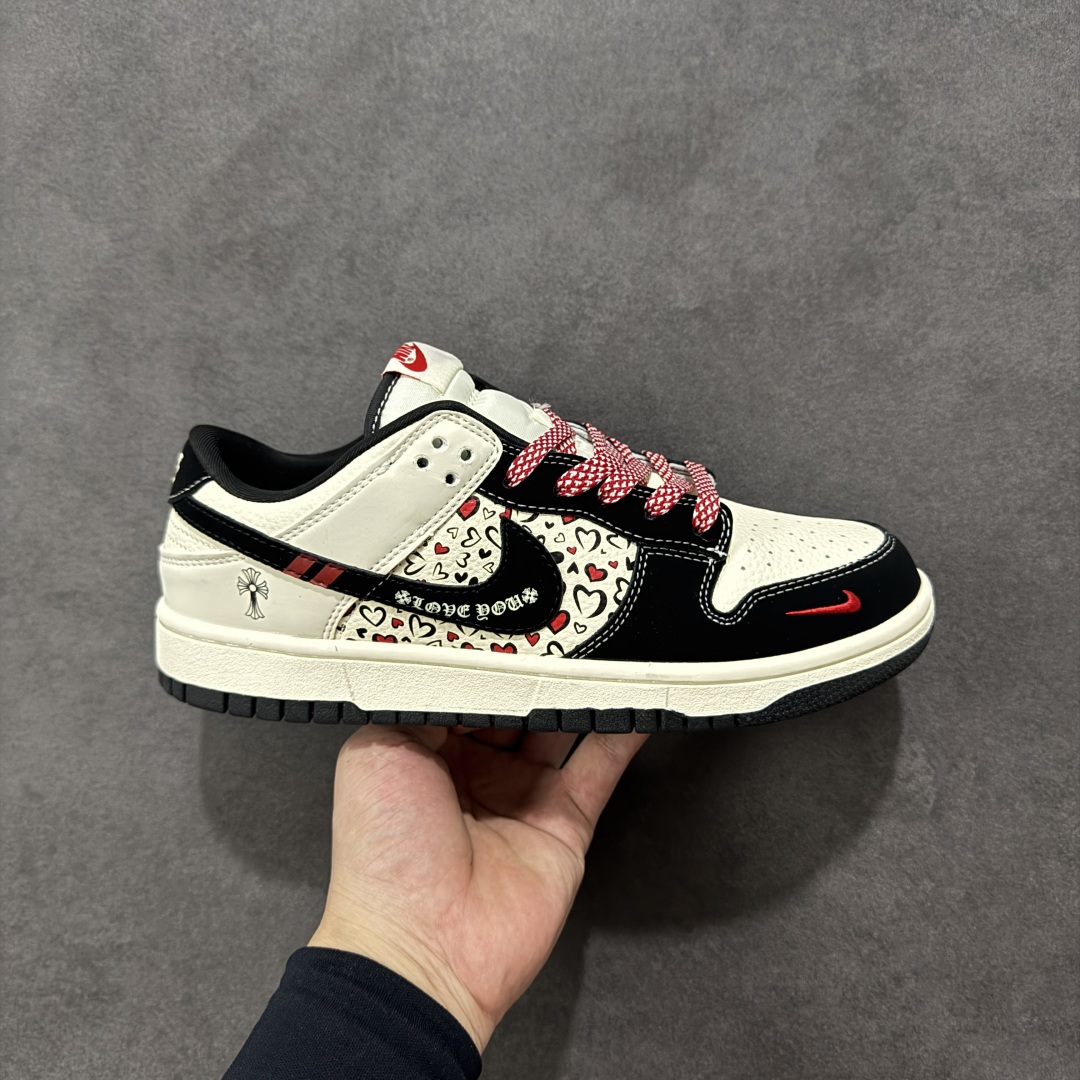 【定制版】Nike Jordan Air Jordan 1“克罗心联名——爱心拼花” 高端定制 低帮 复古 减震 防滑 耐磨 篮球鞋 定制鞋盒 大厂纯原品质出货 超高清洁度 皮料切割干净无任何毛边 细节完美 货号:SR8888-011 尺码:36 36.5 37.5 38 38.5 39 40 40.5 41 42 42.5 43 44 44.5 45-选品中心