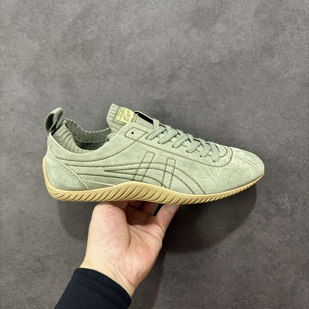 【公司级】亚瑟士 Onitsuka Tiger 鬼塚虎 SCLAW 鬼冢虎 轻便舒适 防滑耐磨透气支撑 低帮 生活休闲鞋 男女同款 复古美学极简风格,配色独具个性又超级好看。鞋口织物收口,经典鞋袜一体,明线设计标志性 logo,太亮眼啦!整体采用织物和柔软皮革拼接,时尚质感满满。关键是上脚舒服得不得了,巨好穿!不管是日常搭配还是运动,它都能完美胜任。 尺码:36-45含半码-选品中心