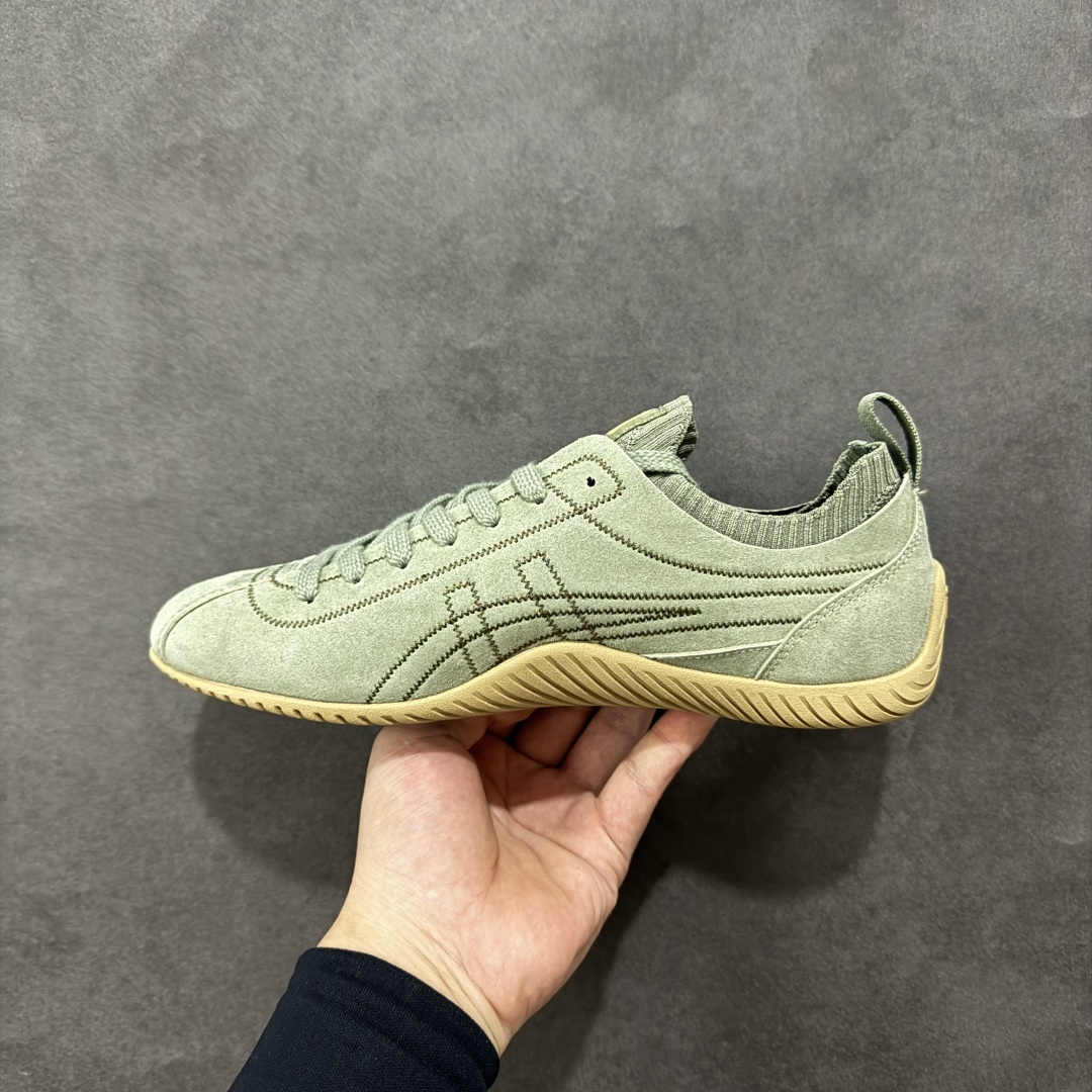 图片[2]-【公司级】亚瑟士 Onitsuka Tiger 鬼塚虎 SCLAW 鬼冢虎 轻便舒适 防滑耐磨透气支撑 低帮 生活休闲鞋 男女同款 复古美学极简风格，配色独具个性又超级好看。鞋口织物收口，经典鞋袜一体，明线设计标志性 logo，太亮眼啦！整体采用织物和柔软皮革拼接，时尚质感满满。关键是上脚舒服得不得了，巨好穿！不管是日常搭配还是运动，它都能完美胜任。 尺码：36-45含半码-选品中心