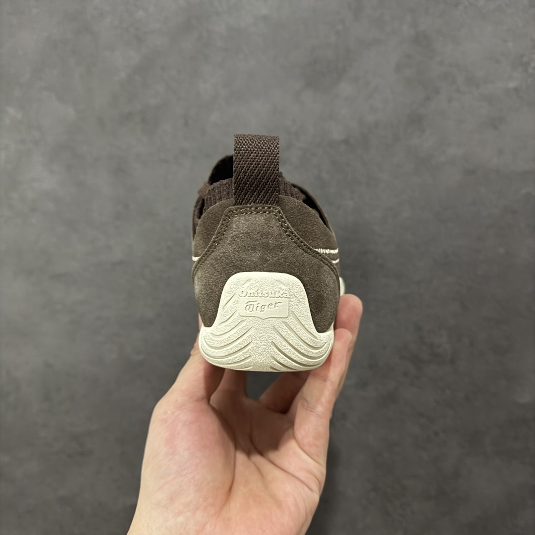 图片[4]-【公司级】亚瑟士 Onitsuka Tiger 鬼塚虎 SCLAW 鬼冢虎 轻便舒适 防滑耐磨透气支撑 低帮 生活休闲鞋 男女同款 复古美学极简风格，配色独具个性又超级好看。鞋口织物收口，经典鞋袜一体，明线设计标志性 logo，太亮眼啦！整体采用织物和柔软皮革拼接，时尚质感满满。关键是上脚舒服得不得了，巨好穿！不管是日常搭配还是运动，它都能完美胜任。 尺码：36-45含半码-选品中心