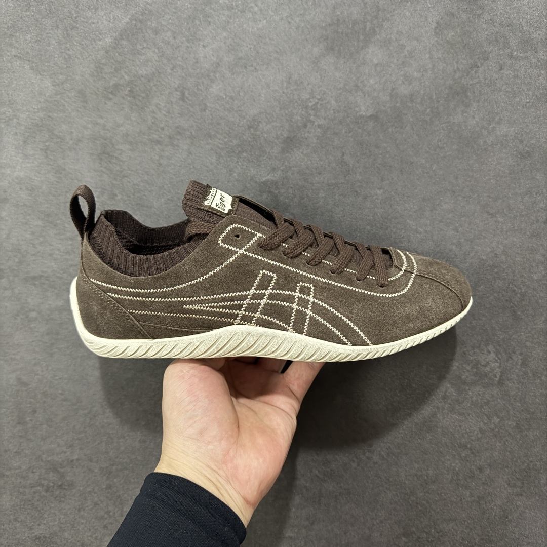 【公司级】亚瑟士 Onitsuka Tiger 鬼塚虎 SCLAW 鬼冢虎 轻便舒适 防滑耐磨透气支撑 低帮 生活休闲鞋 男女同款 复古美学极简风格,配色独具个性又超级好看。鞋口织物收口,经典鞋袜一体,明线设计标志性 logo,太亮眼啦!整体采用织物和柔软皮革拼接,时尚质感满满。关键是上脚舒服得不得了,巨好穿!不管是日常搭配还是运动,它都能完美胜任。 尺码:36-45含半码-选品中心