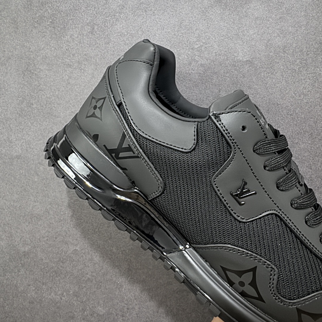 图片[6]-【广东纯原版本】LV Run Away 运动鞋 拼接 Epi 牛皮革和 Monogram 压纹粒面牛皮革，再现传统跑鞋的灵感启发。楔形外底延续标志性设计，品牌字母和标识分饰鞋舌和鞋后。Monogram 压纹粒面牛皮革和 Epi 牛皮革橡胶外底 尺码：40-45 编码：FJB390400-选品中心