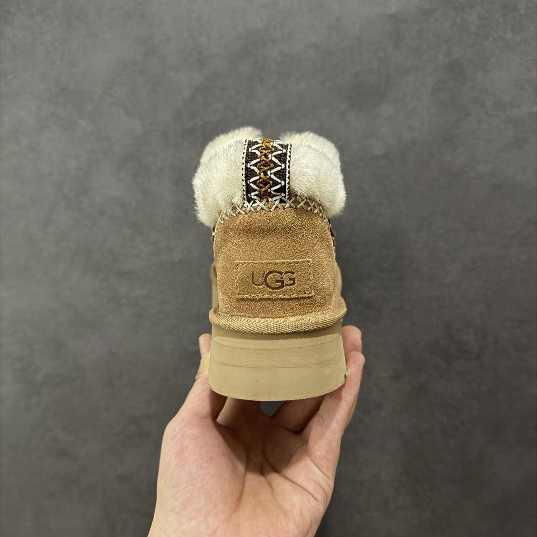 图片[4]-【SP顶级版】UGG TAZZ MAXI TASMAN 秋冬羊毛一体雪地靴 W/1158224 原代工厂隆丰A级真羊毛皮一体完全遵循正平正品，精选A级羊皮毛一体材质，内里毛绒如云朵般包裹双脚，白带恒温属性一寒锁温抗冻，股季透气排湿，让双脚时刻处于干爽舒适的状态，轻量化设计搭配柔韧鞋底，每一步都似踩在软垫上，再加上贴合足型的弧度与足跟支撑，无论是居家休憩,外出通勤还是日常跑腿，全天行走也无负担。 从经典高筒靴到简约拖鞋，从基础中性色到潮流设计，既能与牛仔裤、卫衣打造随性日常，也能搭配裙子、男女同款更能轻松适配情侣穿搭。 优质羊皮毛天生耐磨损，搭配扎实工艺与防水科技加持，能抵御日常磨损与雨雪侵袭。一双穿数年仍能保持柔软质感💪🏻 尺码：35-40-选品中心