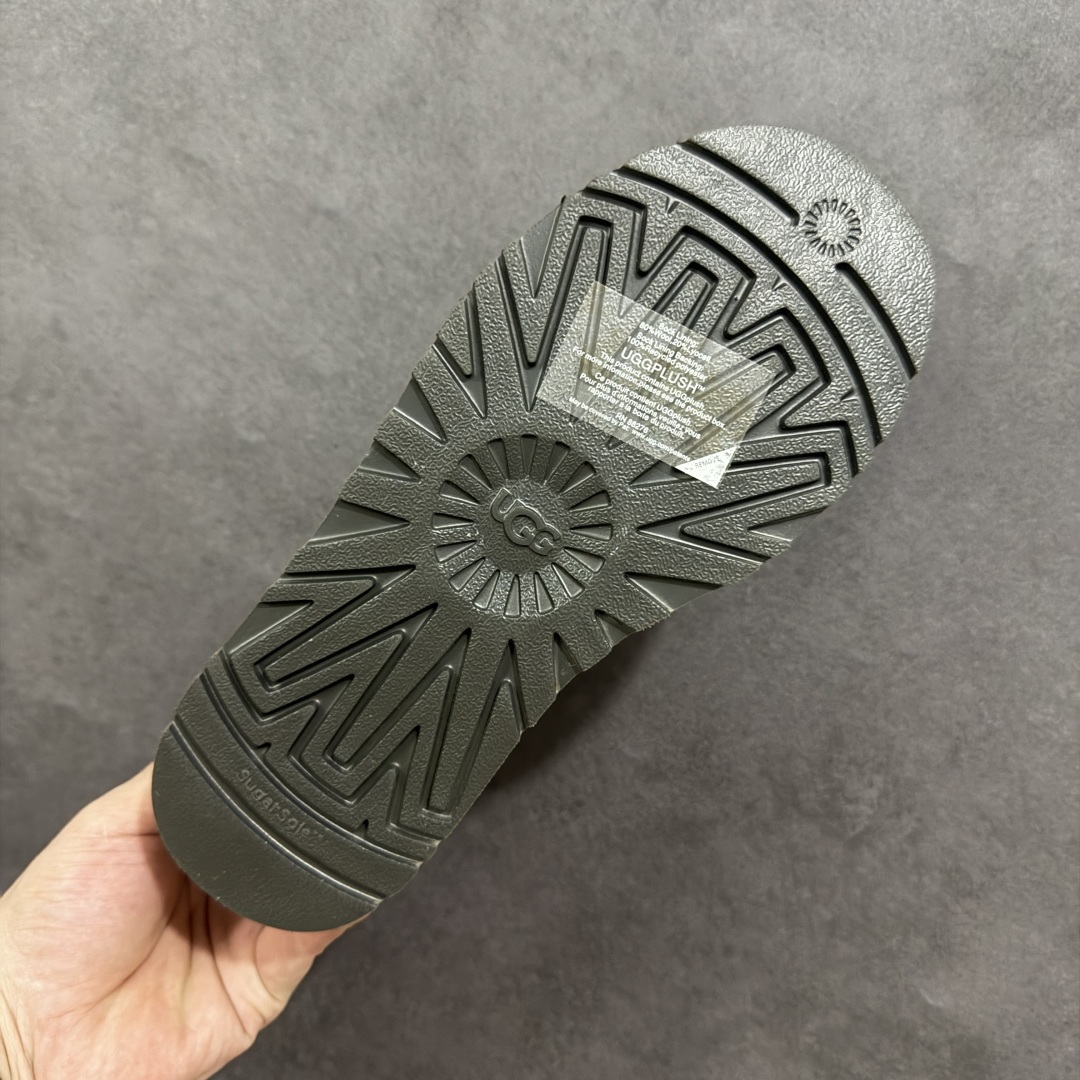 图片[9]-【SP顶级版】UGG TAZZ MAXI TASMAN 秋冬羊毛一体雪地靴 W/1158224 原代工厂隆丰A级真羊毛皮一体完全遵循正平正品，精选A级羊皮毛一体材质，内里毛绒如云朵般包裹双脚，白带恒温属性一寒锁温抗冻，股季透气排湿，让双脚时刻处于干爽舒适的状态，轻量化设计搭配柔韧鞋底，每一步都似踩在软垫上，再加上贴合足型的弧度与足跟支撑，无论是居家休憩,外出通勤还是日常跑腿，全天行走也无负担。 从经典高筒靴到简约拖鞋，从基础中性色到潮流设计，既能与牛仔裤、卫衣打造随性日常，也能搭配裙子、男女同款更能轻松适配情侣穿搭。 优质羊皮毛天生耐磨损，搭配扎实工艺与防水科技加持，能抵御日常磨损与雨雪侵袭。一双穿数年仍能保持柔软质感💪🏻 尺码：35-40-选品中心