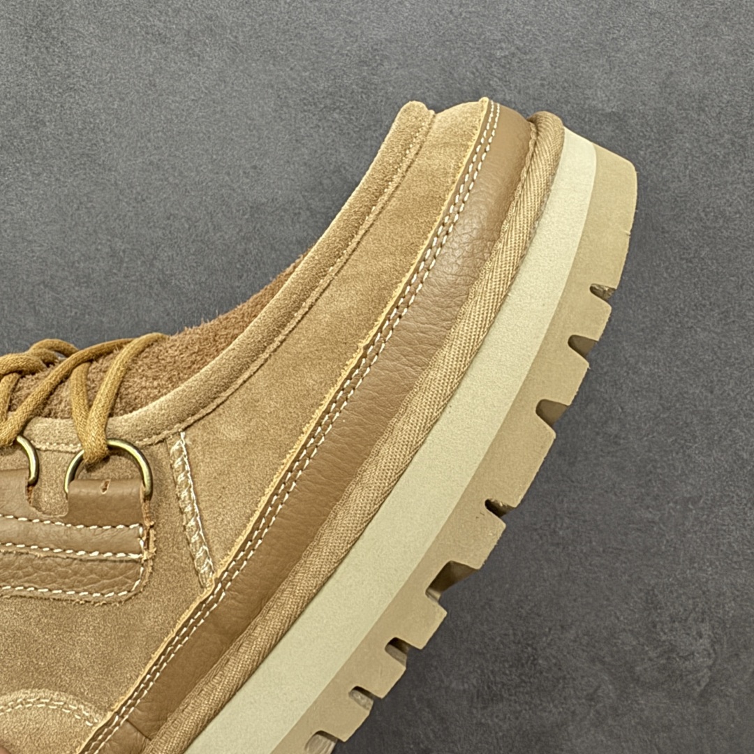 图片[5]-【SP顶级版】UGG M CLASSIC UL TRA MINI 秋冬羊毛一体雪地靴 W/1158276 原代工厂隆丰A级真羊毛皮一体完全遵循正平正品，精选A级羊皮毛一体材质，内里毛绒如云朵般包裹双脚，白带恒温属性一寒锁温抗冻，股季透气排湿，让双脚时刻处于干爽舒适的状态，轻量化设计搭配柔韧鞋底，每一步都似踩在软垫上，再加上贴合足型的弧度与足跟支撑，无论是居家休憩,外出通勤还是日常跑腿，全天行走也无负担。 从经典高筒靴到简约拖鞋，从基础中性色到潮流设计，既能与牛仔裤、卫衣打造随性日常，也能搭配裙子、男女同款更能轻松适配情侣穿搭。 优质羊皮毛天生耐磨损，搭配扎实工艺与防水科技加持，能抵御日常磨损与雨雪侵袭。一双穿数年仍能保持柔软质感💪🏻 尺码：39-45-选品中心