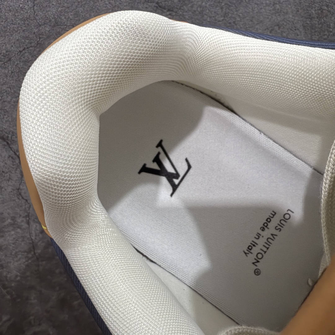 图片[7]-【佛山超A版】LV BUTTERSOFT 深蓝 阿甘鞋 LV路易威登 Nigo菲董 联名 Buttersoft系列 胖丁 厚底 休闲 运动鞋 阿甘鞋 原版购入开发做货 原版定制头层牛皮 内里进口透气网里 原版开模防滑TPU材质鞋底 碾压市面一切版本 欢迎随意对比 LV Buttersoft 运动鞋出自 Pharrell Williams 之手，以柔软的 Monogram 印花羊皮革与牛皮革重绎 1960 年代的潮流构型，再借加衬鞋面升级舒适体验。LV 字母和皮革饰边点明品牌身份，Pharrell Williams 肖像与龙虾压纹图案共述 2025 秋冬男装秀场风尚 尺码：39-46码-选品中心