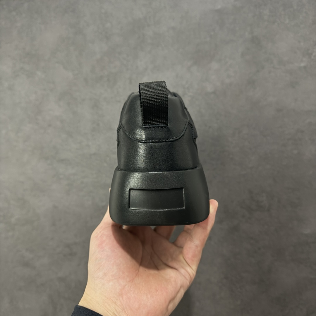 图片[4]-【公司级】Ecco 爱步街头时尚户外系列黄景瑜同款真皮系带舒适板鞋  #鞋面采用家族工艺牛皮革 纹理自然光泽 细腻柔软 独具时尚色彩 便捷简约系带设计，可自由调节松紧 贴合脚型 PU中底，橡胶大底 实力增高后跟底 抓地力强 具有良好的耐磨性 轻盈柔韧 舒适耐穿 简约设计黑武士 出街独具风采  货号：63533501001 尺码：38 39 40 41 42 43 44 皮鞋码-选品中心