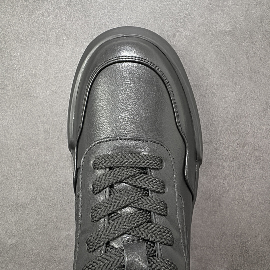 图片[8]-【公司级】Ecco 爱步街头时尚户外系列黄景瑜同款真皮系带舒适板鞋  #鞋面采用家族工艺牛皮革 纹理自然光泽 细腻柔软 独具时尚色彩 便捷简约系带设计，可自由调节松紧 贴合脚型 PU中底，橡胶大底 实力增高后跟底 抓地力强 具有良好的耐磨性 轻盈柔韧 舒适耐穿 简约设计黑武士 出街独具风采  货号：63533501001 尺码：38 39 40 41 42 43 44 皮鞋码-选品中心