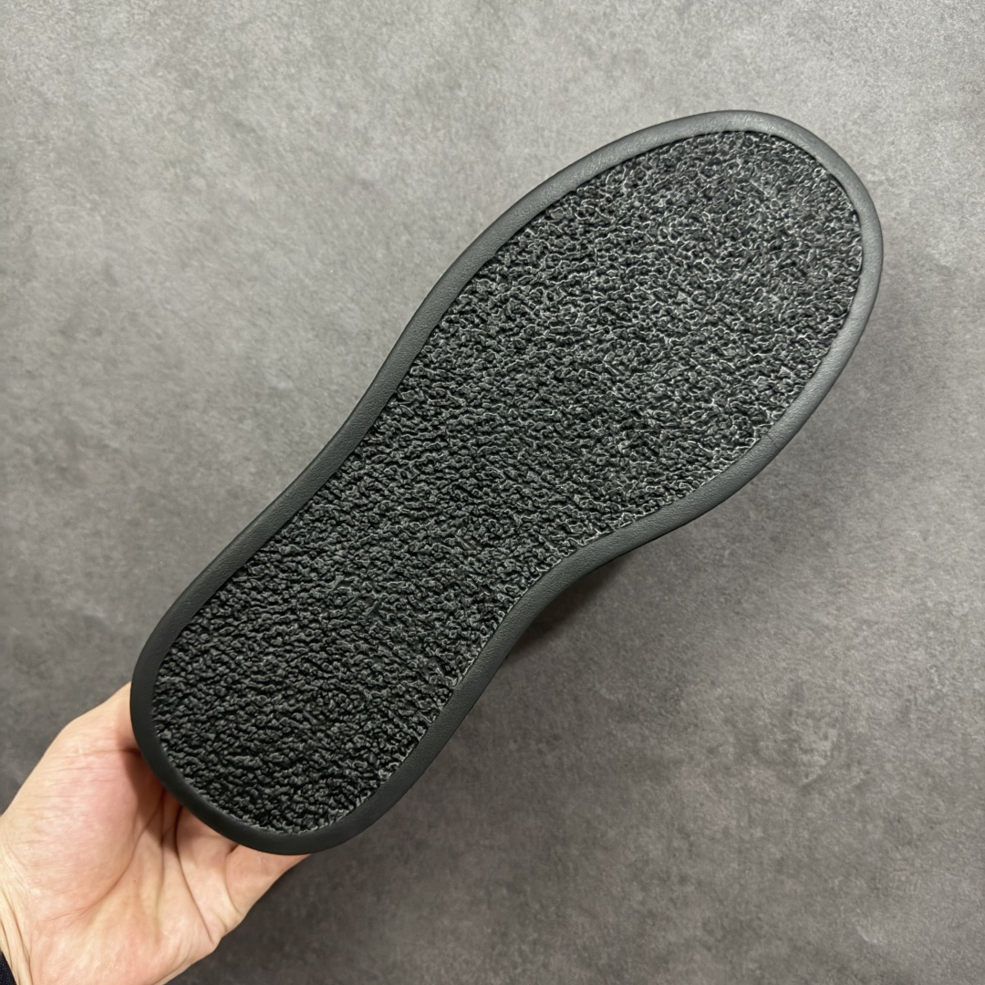 图片[9]-【公司级】Ecco 爱步街头时尚户外系列黄景瑜同款真皮系带舒适板鞋  #鞋面采用家族工艺牛皮革 纹理自然光泽 细腻柔软 独具时尚色彩 便捷简约系带设计，可自由调节松紧 贴合脚型 PU中底，橡胶大底 实力增高后跟底 抓地力强 具有良好的耐磨性 轻盈柔韧 舒适耐穿 简约设计黑武士 出街独具风采  货号：63533501001 尺码：38 39 40 41 42 43 44 皮鞋码-选品中心