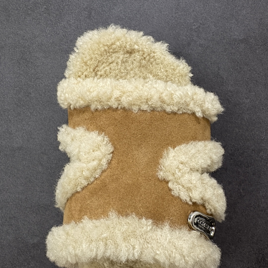 图片[8]-【公司级】GG-CC 2025 路易暖茶 秋冬新款 5.5CM 厚底增高 百搭勃肯半拖 这款毛毛拖采用了柔软的绒毛材质，搭配上经典的棕色设计，既温暖又充满时尚感。 厚实的绒毛不仅提供了极佳的保暖效果，还让你的双脚享受极致的舒适。 货号：G25Y9084B 尺码：35 36 37 38 39 40 编码：TLB270280-选品中心