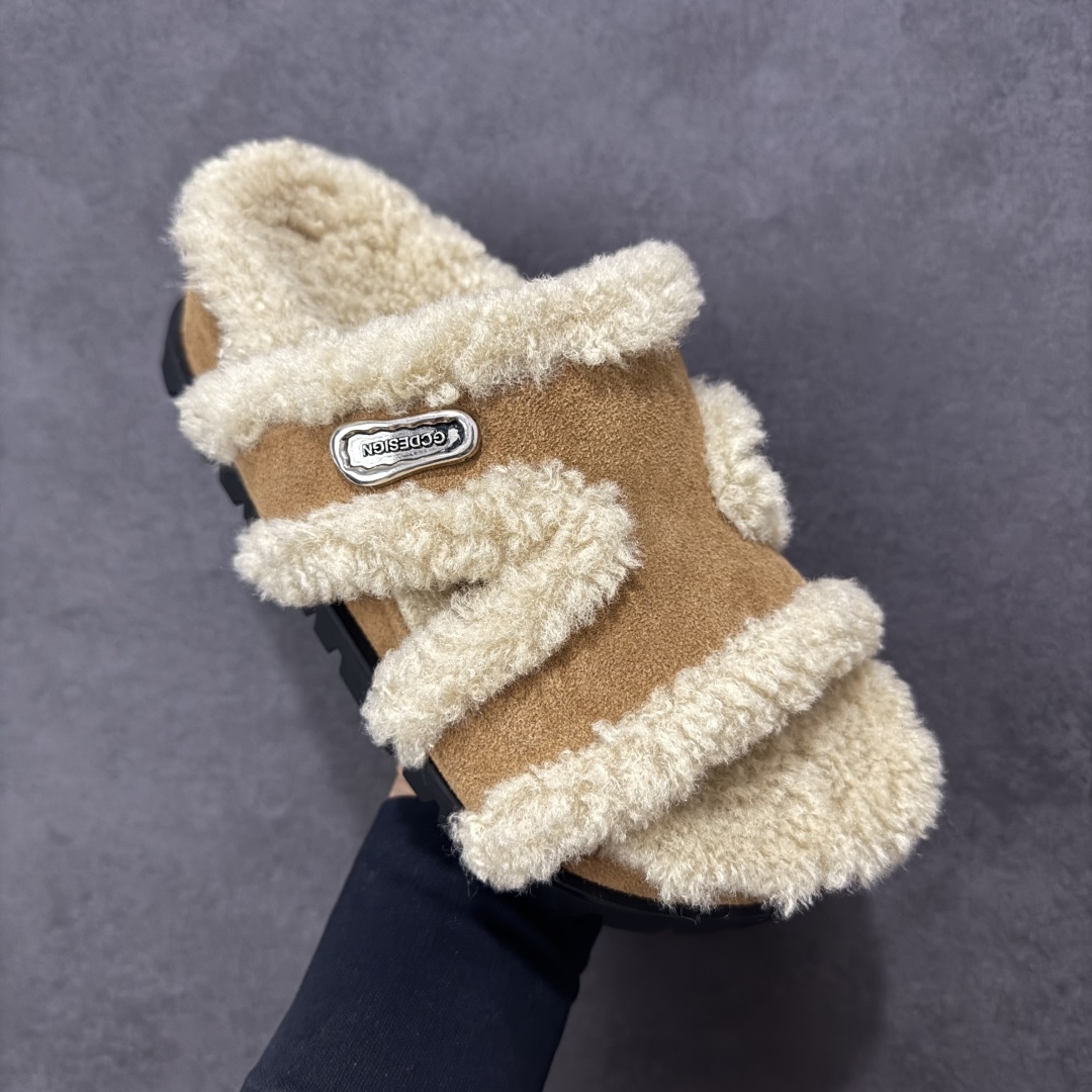 图片[3]-【公司级】GG-CC 2025 路易暖茶 秋冬新款 5.5CM 厚底增高 百搭勃肯半拖 这款毛毛拖采用了柔软的绒毛材质，搭配上经典的棕色设计，既温暖又充满时尚感。 厚实的绒毛不仅提供了极佳的保暖效果，还让你的双脚享受极致的舒适。 货号：G25Y9084B 尺码：35 36 37 38 39 40 编码：TLB270280-选品中心