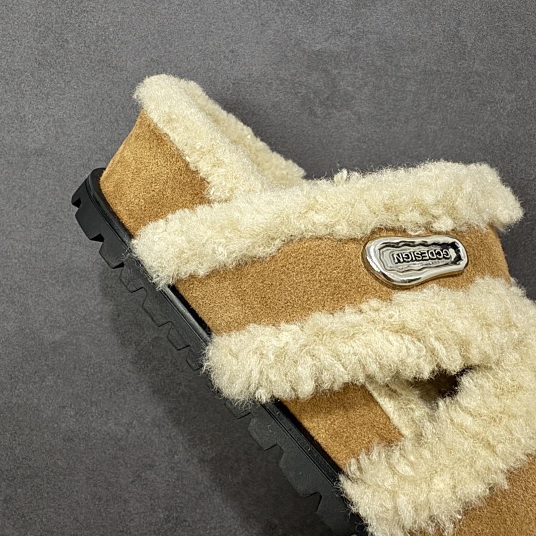 图片[6]-【公司级】GG-CC 2025 路易暖茶 秋冬新款 5.5CM 厚底增高 百搭勃肯半拖 这款毛毛拖采用了柔软的绒毛材质，搭配上经典的棕色设计，既温暖又充满时尚感。 厚实的绒毛不仅提供了极佳的保暖效果，还让你的双脚享受极致的舒适。 货号：G25Y9084B 尺码：35 36 37 38 39 40 编码：TLB270280-选品中心