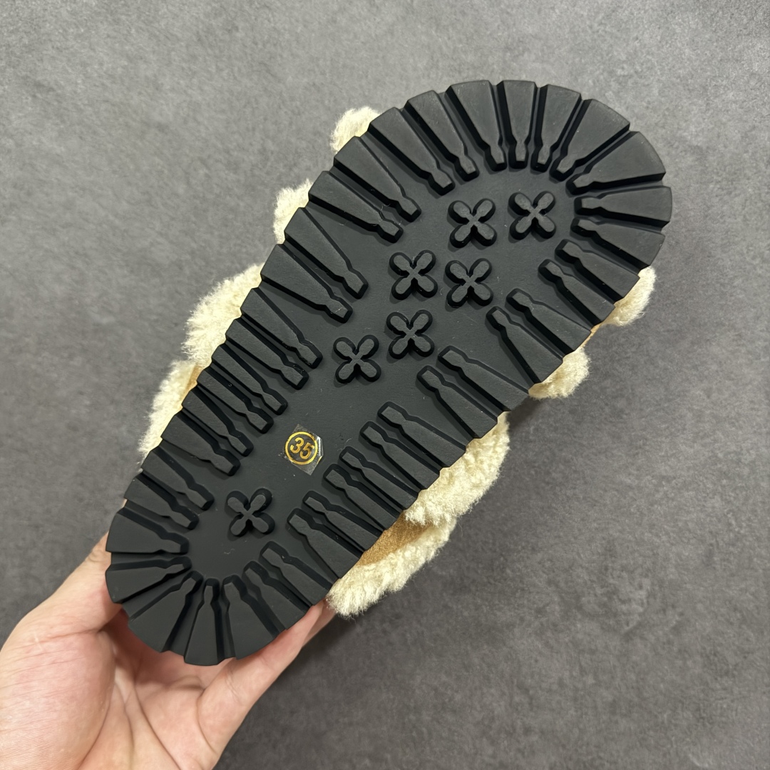 图片[9]-【公司级】GG-CC 2025 路易暖茶 秋冬新款 5.5CM 厚底增高 百搭勃肯半拖 这款毛毛拖采用了柔软的绒毛材质，搭配上经典的棕色设计，既温暖又充满时尚感。 厚实的绒毛不仅提供了极佳的保暖效果，还让你的双脚享受极致的舒适。 货号：G25Y9084B 尺码：35 36 37 38 39 40 编码：TLB270280-选品中心