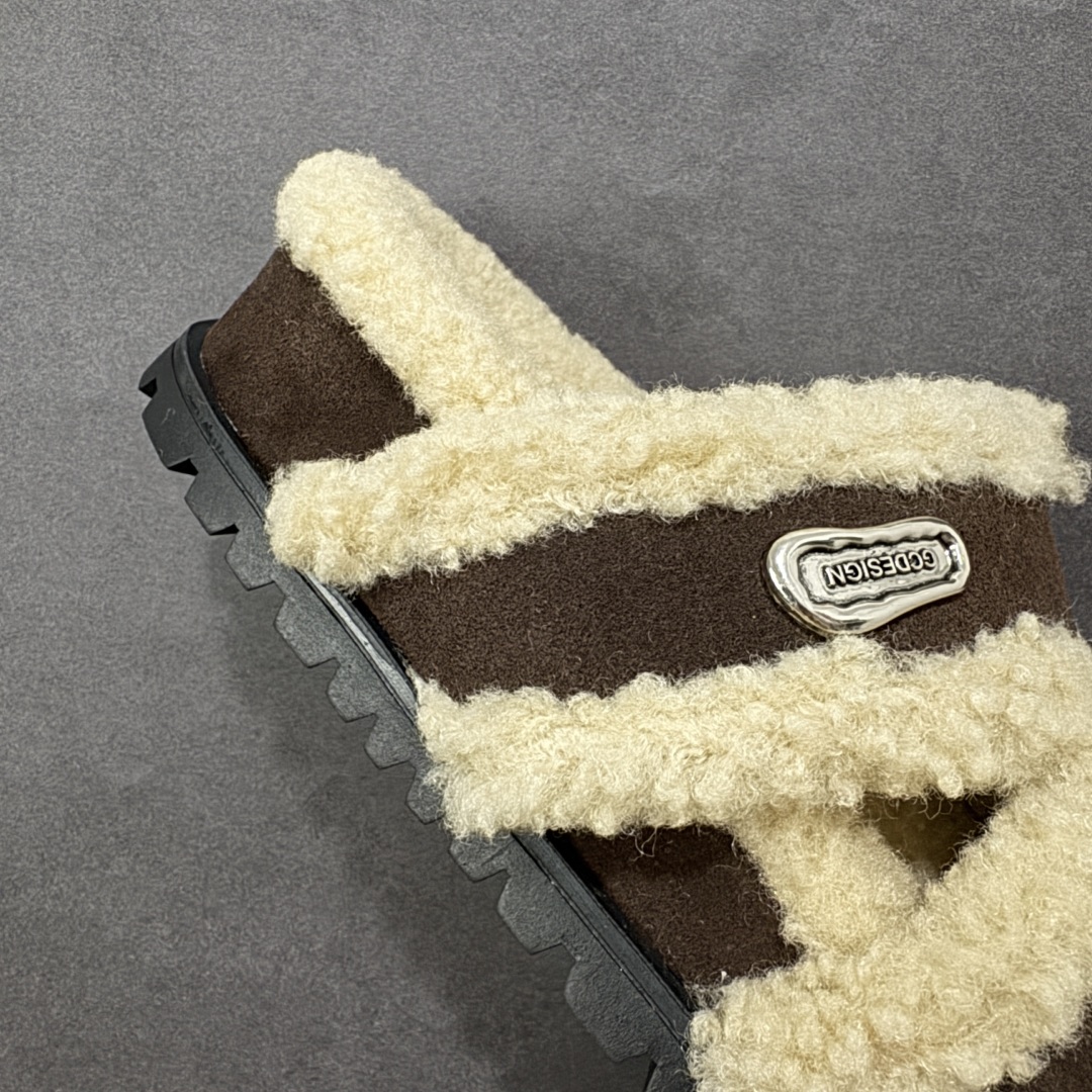 图片[6]-【公司级】GG-CC 2025 路易暖茶 秋冬新款 5.5CM 厚底增高 百搭勃肯半拖 这款毛毛拖采用了柔软的绒毛材质，搭配上经典的棕色设计，既温暖又充满时尚感。 厚实的绒毛不仅提供了极佳的保暖效果，还让你的双脚享受极致的舒适。 货号：G25Y9084B 尺码：35 36 37 38 39 40 编码：TLB270280-选品中心