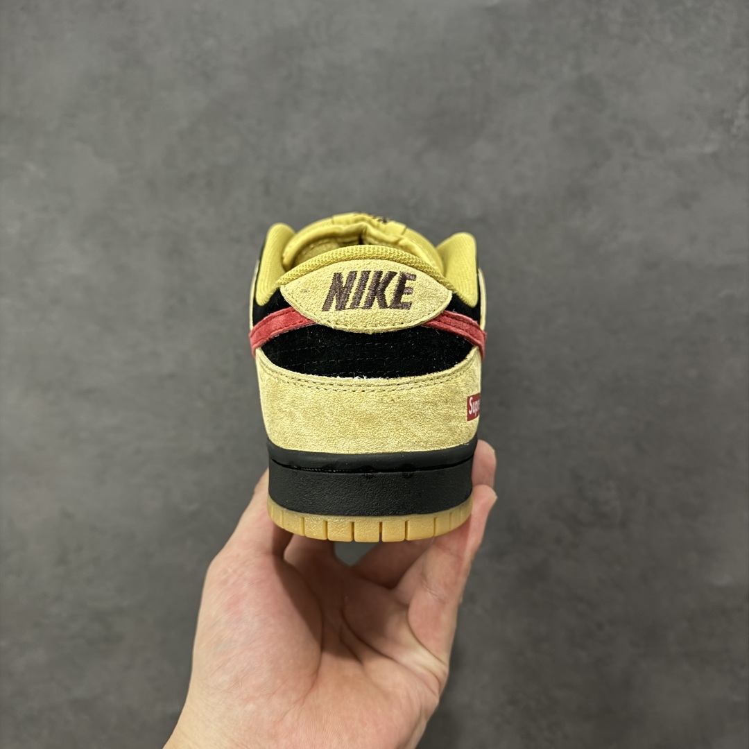 图片[4]-【公司级】NK SB Dunk Low Supreme 黄黑红 BQ6817-204 原盒原配 正确耐磨橡胶大底 超高清洁度 全鞋零毛边皮料切割 全套原楦原模倾力打造完美版型 尺码：36 36.5 37.5 38 38.5 39 40 40.5 41 42 42.5 43 44 44.5 45 46-选品中心