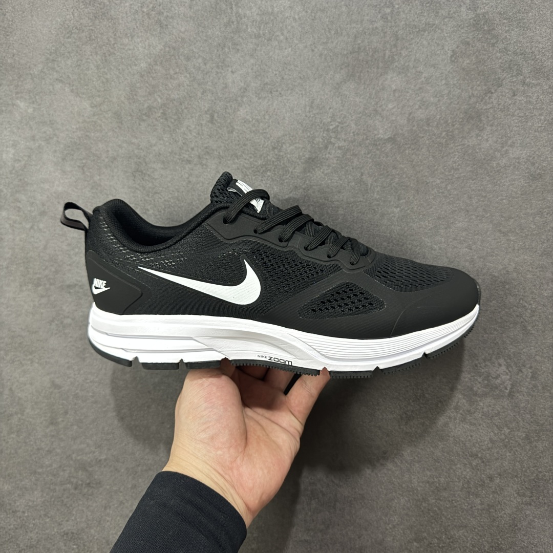 【公司级】耐克 Nike Zoom Pegasus 26X 登月 飞马 厚底增高老爹鞋缓震疾速皮面透气跑鞋,舒适耐磨透气低帮设计打造时尚生活休闲鞋。在鞋底部分,搭载全掌型ZOOMAIR配置,缓震系统,耐克登月系列不错的,穿来跑步、休闲都适合。登月系列使用的是新型发泡材料,比Phylon还要轻而且在吸收冲击的同时还能储存弹性势能并把它释放到下一次动作中,耐久性和反应速度也要优于气垫,气垫比较持久缓震。 货号:AQ6219-001 尺码: 40-45含半码-选品中心