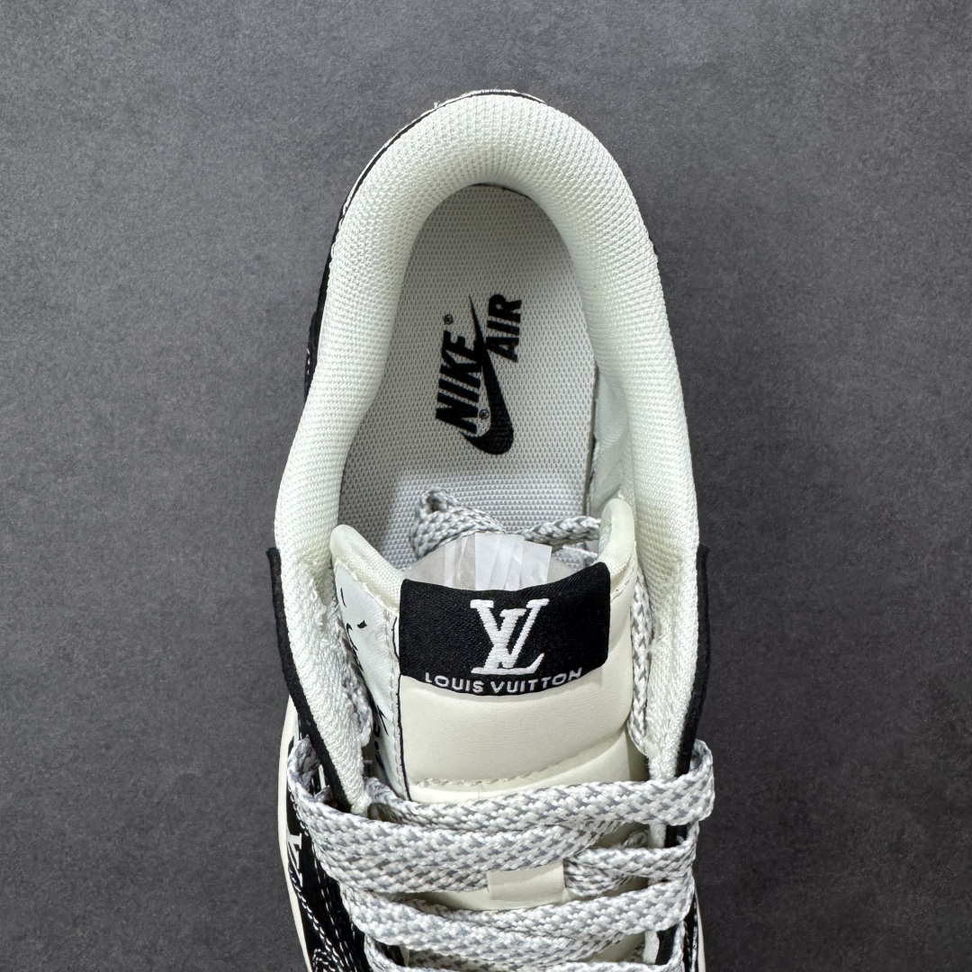 图片[7]-【定制版】Travis Scott x Fragment Design x Air Jordan 1 Low OG SP AJ1 乔1LV联名 黑武士涂鸦 低帮文化休闲板鞋 CX5050-Y29  #多方联名合作融合了Travis Scott 独特的音乐风格，藤原浩个性的设计风格以及Jordan品牌的经典元素 使其成为一双具有独特身份和价值的鞋子 清新而立体的外观加上联名标识更突出了其独特身份 这种配色方案显示出活力和时尚感 在视觉上引人注目 鞋身的质感和细腻的细节处理使其显得高端而格调十足 这款“倒钩”联名是设计与创意完美结合 融合多方的个性风格是一款备受瞩目的潮流鞋款  尺码：36 36.5 37.5 38 38.5 39 40 40.5 41 42 42.5 43 44 44.5 45 编码：HXSB330340-选品中心