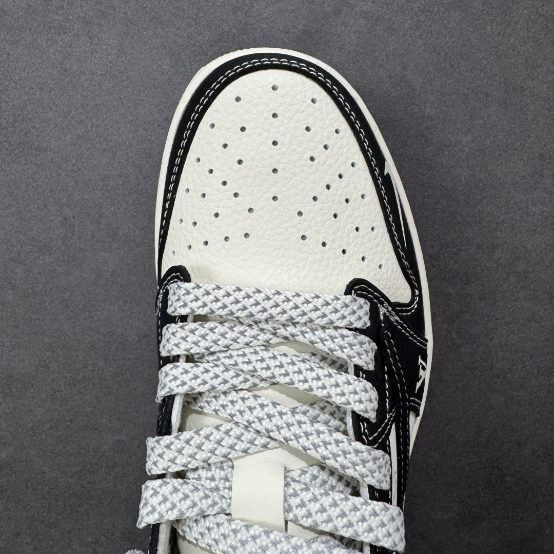 图片[8]-【定制版】Travis Scott x Fragment Design x Air Jordan 1 Low OG SP AJ1 乔1LV联名 黑武士涂鸦 低帮文化休闲板鞋 CX5050-Y29  #多方联名合作融合了Travis Scott 独特的音乐风格，藤原浩个性的设计风格以及Jordan品牌的经典元素 使其成为一双具有独特身份和价值的鞋子 清新而立体的外观加上联名标识更突出了其独特身份 这种配色方案显示出活力和时尚感 在视觉上引人注目 鞋身的质感和细腻的细节处理使其显得高端而格调十足 这款“倒钩”联名是设计与创意完美结合 融合多方的个性风格是一款备受瞩目的潮流鞋款  尺码：36 36.5 37.5 38 38.5 39 40 40.5 41 42 42.5 43 44 44.5 45 编码：HXSB330340-选品中心