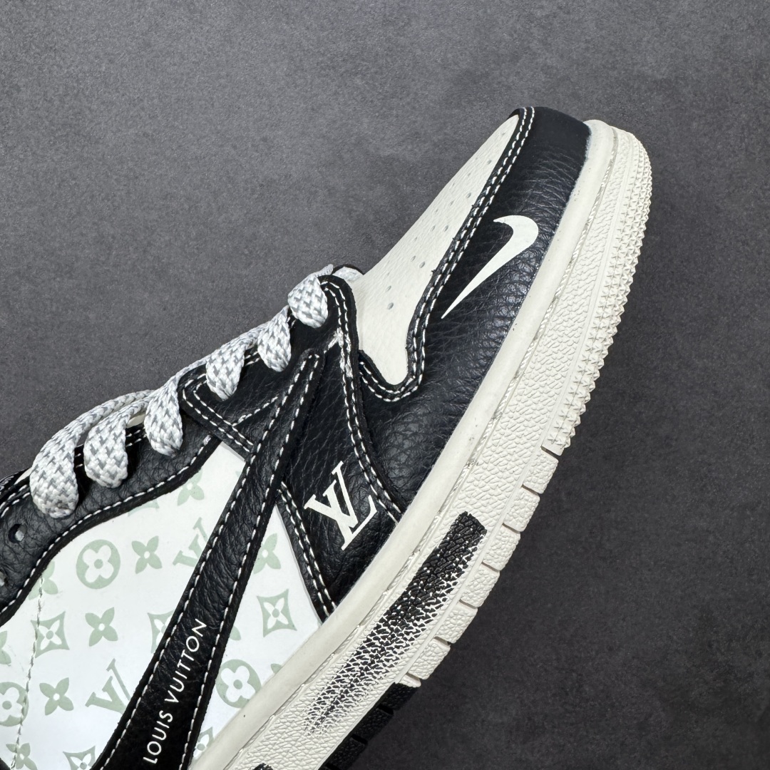 图片[5]-【定制版】Travis Scott x Fragment Design x Air Jordan 1 Low OG SP AJ1 乔1LV联名 黑武士涂鸦 低帮文化休闲板鞋 CX5050-Y29  #多方联名合作融合了Travis Scott 独特的音乐风格，藤原浩个性的设计风格以及Jordan品牌的经典元素 使其成为一双具有独特身份和价值的鞋子 清新而立体的外观加上联名标识更突出了其独特身份 这种配色方案显示出活力和时尚感 在视觉上引人注目 鞋身的质感和细腻的细节处理使其显得高端而格调十足 这款“倒钩”联名是设计与创意完美结合 融合多方的个性风格是一款备受瞩目的潮流鞋款  尺码：36 36.5 37.5 38 38.5 39 40 40.5 41 42 42.5 43 44 44.5 45 编码：HXSB330340-选品中心