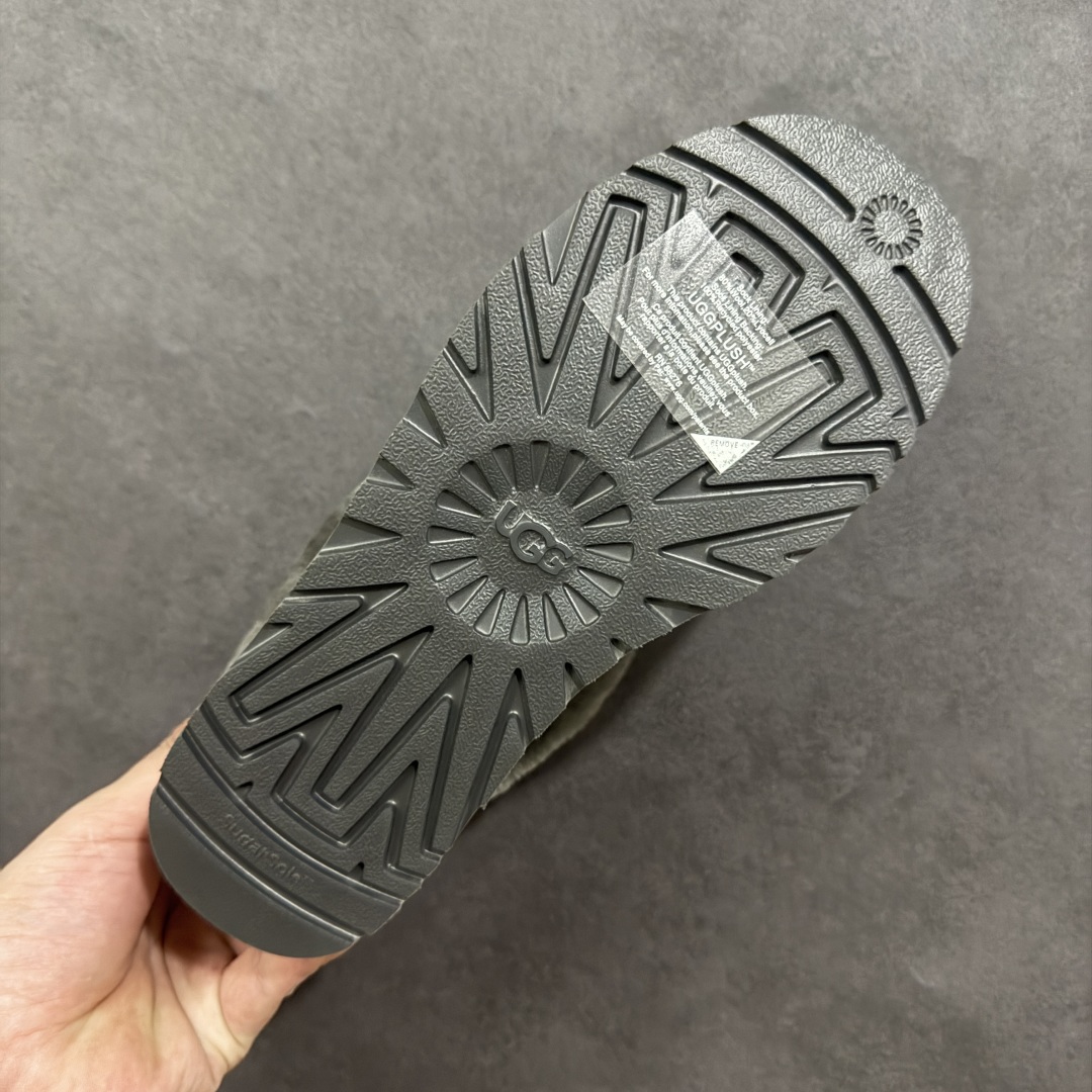 图片[9]-【SP顶级版】UGG W TATST 秋冬羊毛一体雪地靴 W/1134810 原代工厂隆丰A级真羊毛皮一体完全遵循正平正品，精选A级羊皮毛一体材质，内里毛绒如云朵般包裹双脚，白带恒温属性一寒锁温抗冻，股季透气排湿，让双脚时刻处于干爽舒适的状态，轻量化设计搭配柔韧鞋底，每一步都似踩在软垫上，再加上贴合足型的弧度与足跟支撑，无论是居家休憩,外出通勤还是日常跑腿，全天行走也无负担。 从经典高筒靴到简约拖鞋，从基础中性色到潮流设计，既能与牛仔裤、卫衣打造随性日常，也能搭配裙子、男女同款更能轻松适配情侣穿搭。 优质羊皮毛天生耐磨损，搭配扎实工艺与防水科技加持，能抵御日常磨损与雨雪侵袭。一双穿数年仍能保持柔软质感💪🏻 尺码：35-40-选品中心