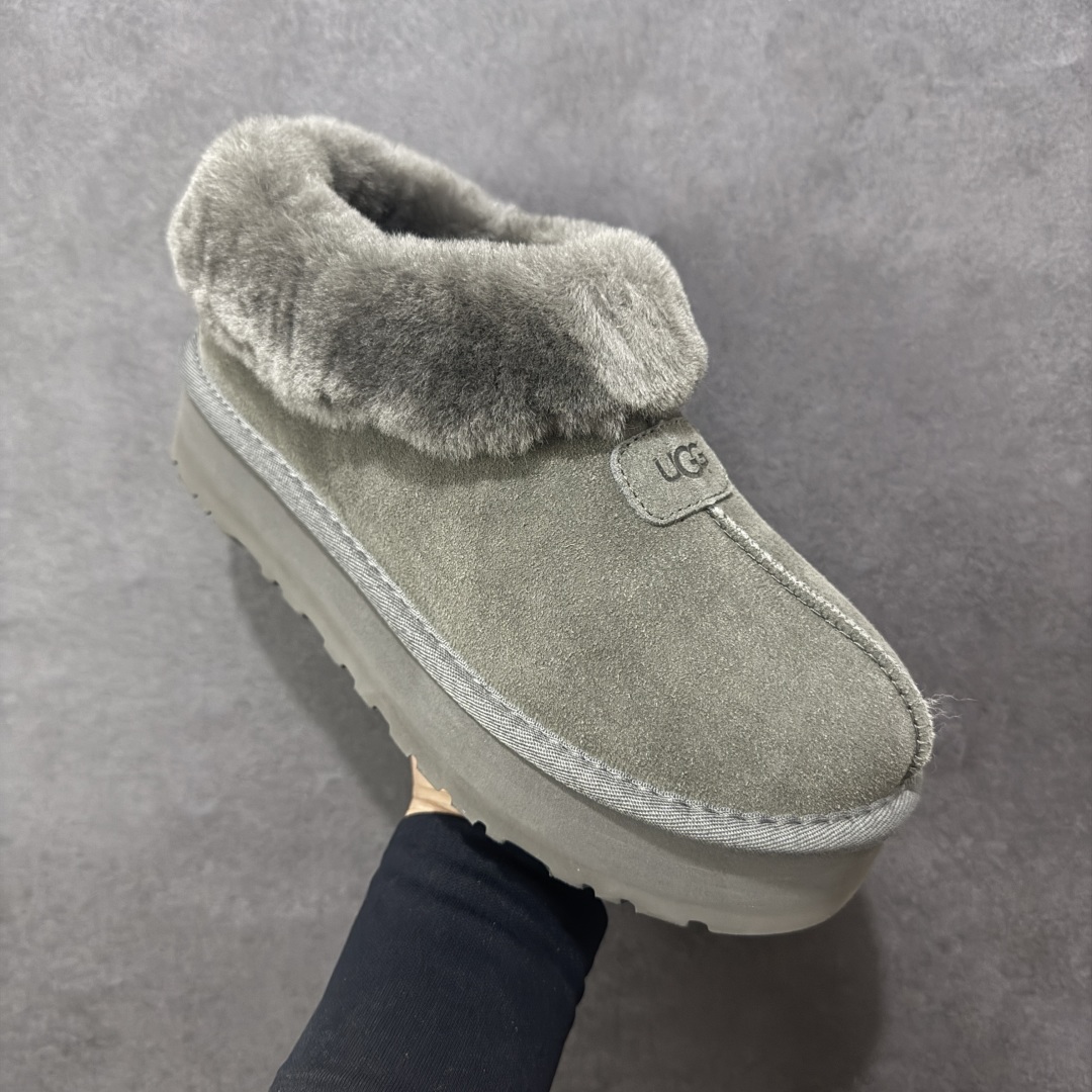 图片[3]-【SP顶级版】UGG W TATST 秋冬羊毛一体雪地靴 W/1134810 原代工厂隆丰A级真羊毛皮一体完全遵循正平正品，精选A级羊皮毛一体材质，内里毛绒如云朵般包裹双脚，白带恒温属性一寒锁温抗冻，股季透气排湿，让双脚时刻处于干爽舒适的状态，轻量化设计搭配柔韧鞋底，每一步都似踩在软垫上，再加上贴合足型的弧度与足跟支撑，无论是居家休憩,外出通勤还是日常跑腿，全天行走也无负担。 从经典高筒靴到简约拖鞋，从基础中性色到潮流设计，既能与牛仔裤、卫衣打造随性日常，也能搭配裙子、男女同款更能轻松适配情侣穿搭。 优质羊皮毛天生耐磨损，搭配扎实工艺与防水科技加持，能抵御日常磨损与雨雪侵袭。一双穿数年仍能保持柔软质感💪🏻 尺码：35-40-选品中心