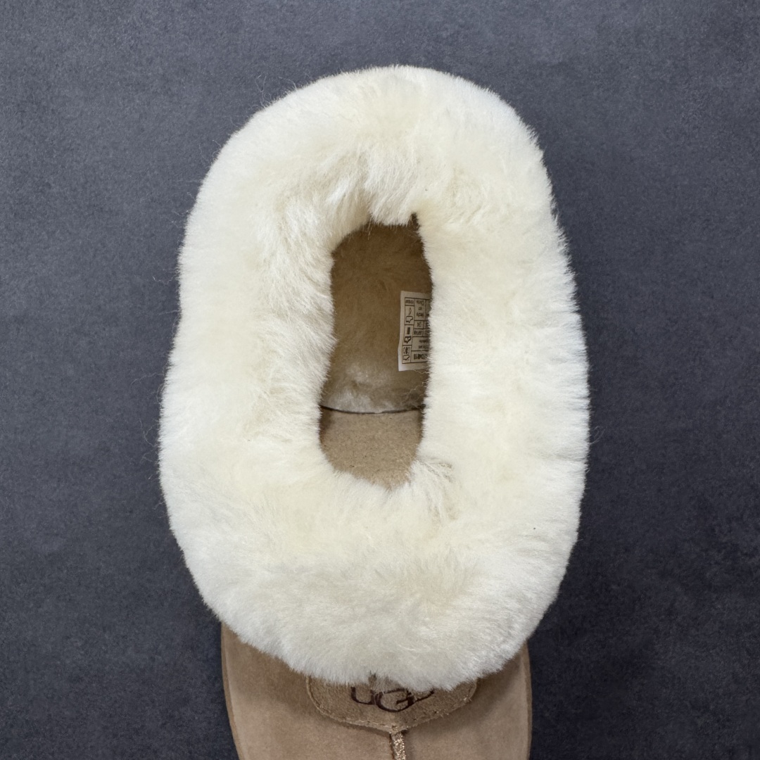 图片[7]-【SP顶级版】UGG W TATST 秋冬羊毛一体雪地靴 W/1134810 原代工厂隆丰A级真羊毛皮一体完全遵循正平正品，精选A级羊皮毛一体材质，内里毛绒如云朵般包裹双脚，白带恒温属性一寒锁温抗冻，股季透气排湿，让双脚时刻处于干爽舒适的状态，轻量化设计搭配柔韧鞋底，每一步都似踩在软垫上，再加上贴合足型的弧度与足跟支撑，无论是居家休憩,外出通勤还是日常跑腿，全天行走也无负担。 从经典高筒靴到简约拖鞋，从基础中性色到潮流设计，既能与牛仔裤、卫衣打造随性日常，也能搭配裙子、男女同款更能轻松适配情侣穿搭。 优质羊皮毛天生耐磨损，搭配扎实工艺与防水科技加持，能抵御日常磨损与雨雪侵袭。一双穿数年仍能保持柔软质感💪🏻 尺码：35-40-选品中心