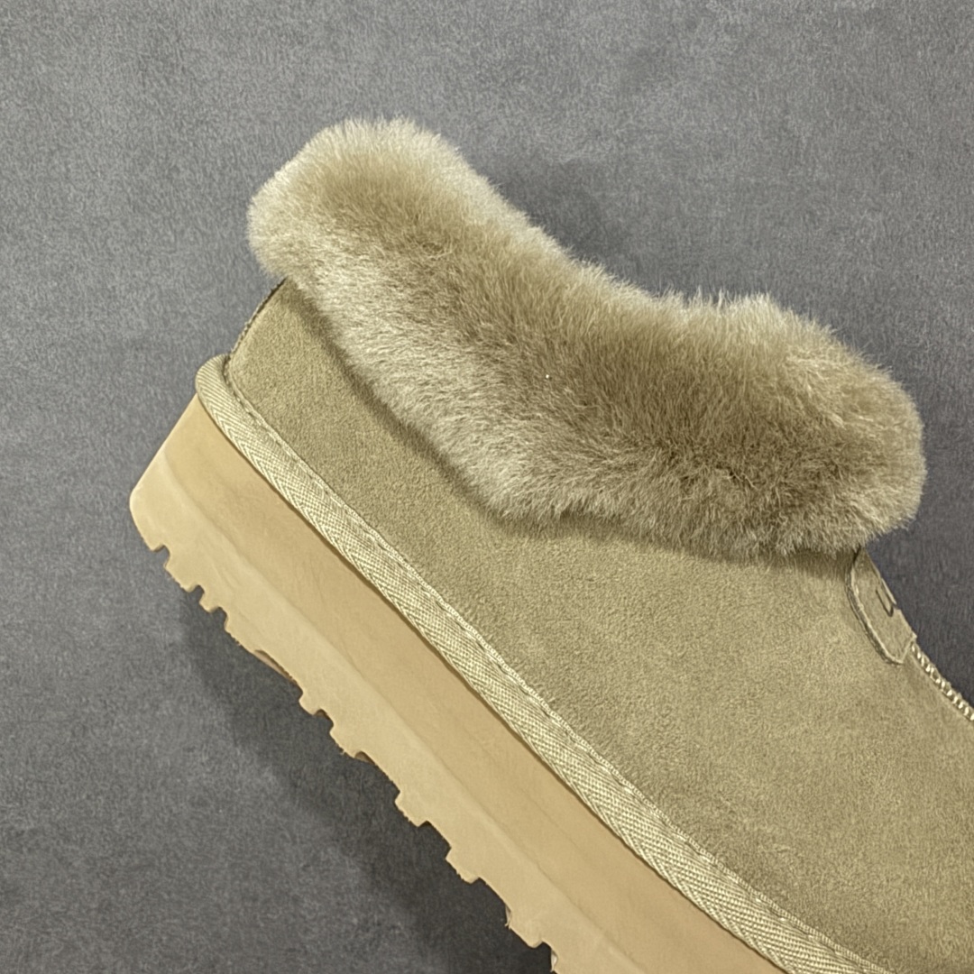 图片[6]-【SP顶级版】UGG W TATST 秋冬羊毛一体雪地靴 W/1134810 原代工厂隆丰A级真羊毛皮一体完全遵循正平正品，精选A级羊皮毛一体材质，内里毛绒如云朵般包裹双脚，白带恒温属性一寒锁温抗冻，股季透气排湿，让双脚时刻处于干爽舒适的状态，轻量化设计搭配柔韧鞋底，每一步都似踩在软垫上，再加上贴合足型的弧度与足跟支撑，无论是居家休憩,外出通勤还是日常跑腿，全天行走也无负担。 从经典高筒靴到简约拖鞋，从基础中性色到潮流设计，既能与牛仔裤、卫衣打造随性日常，也能搭配裙子、男女同款更能轻松适配情侣穿搭。 优质羊皮毛天生耐磨损，搭配扎实工艺与防水科技加持，能抵御日常磨损与雨雪侵袭。一双穿数年仍能保持柔软质感💪🏻 尺码：35-40-选品中心