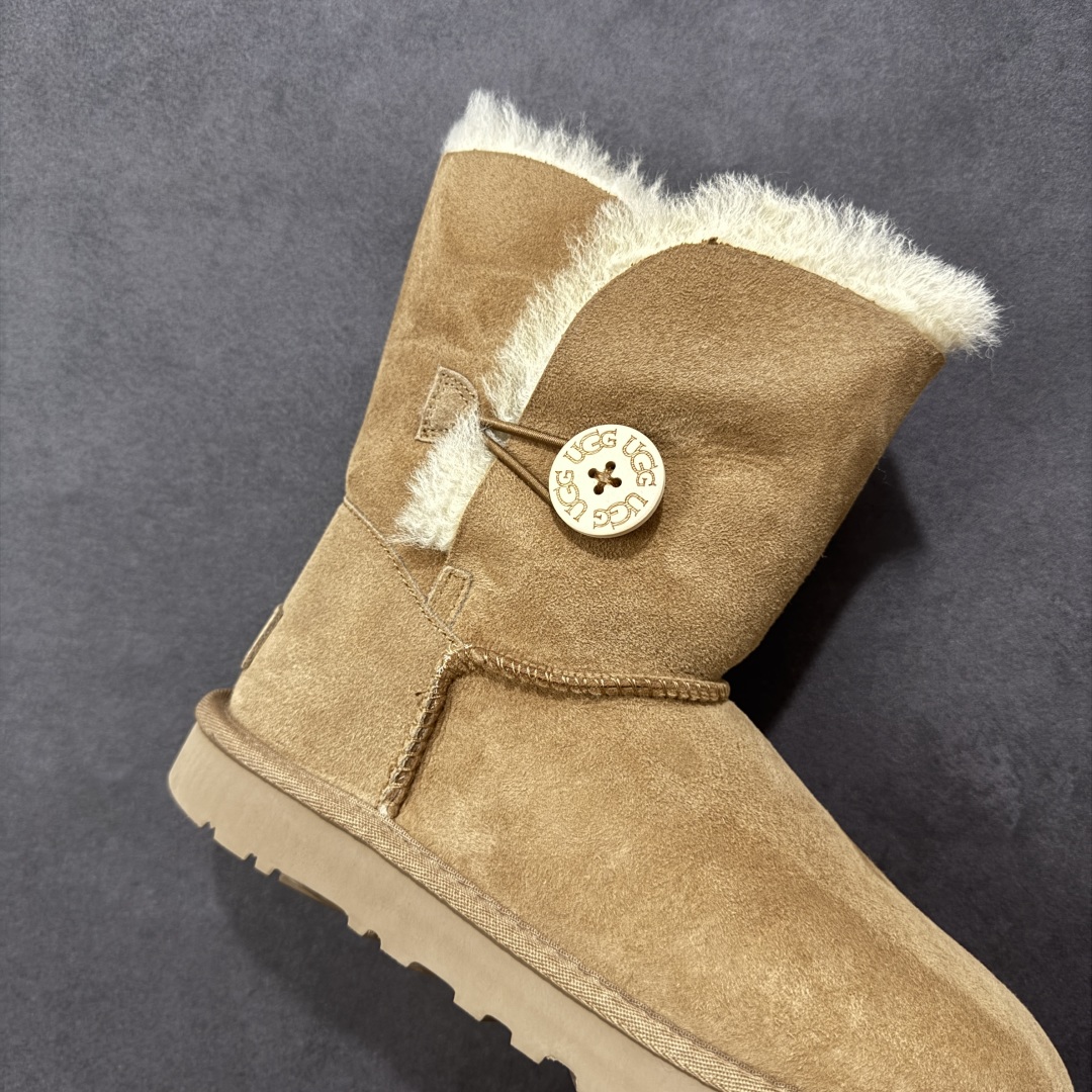 图片[6]-【SP顶级版】UGG W BAJLEY BUTTON 2 秋冬羊毛一体雪地靴 W/106226 原代工厂隆丰A级真羊毛皮一体完全遵循正平正品，精选A级羊皮毛一体材质，内里毛绒如云朵般包裹双脚，白带恒温属性一寒锁温抗冻，股季透气排湿，让双脚时刻处于干爽舒适的状态，轻量化设计搭配柔韧鞋底，每一步都似踩在软垫上，再加上贴合足型的弧度与足跟支撑，无论是居家休憩,外出通勤还是日常跑腿，全天行走也无负担。 从经典高筒靴到简约拖鞋，从基础中性色到潮流设计，既能与牛仔裤、卫衣打造随性日常，也能搭配裙子、男女同款更能轻松适配情侣穿搭。 优质羊皮毛天生耐磨损，搭配扎实工艺与防水科技加持，能抵御日常磨损与雨雪侵袭。一双穿数年仍能保持柔软质感💪🏻 尺码：35-40-选品中心