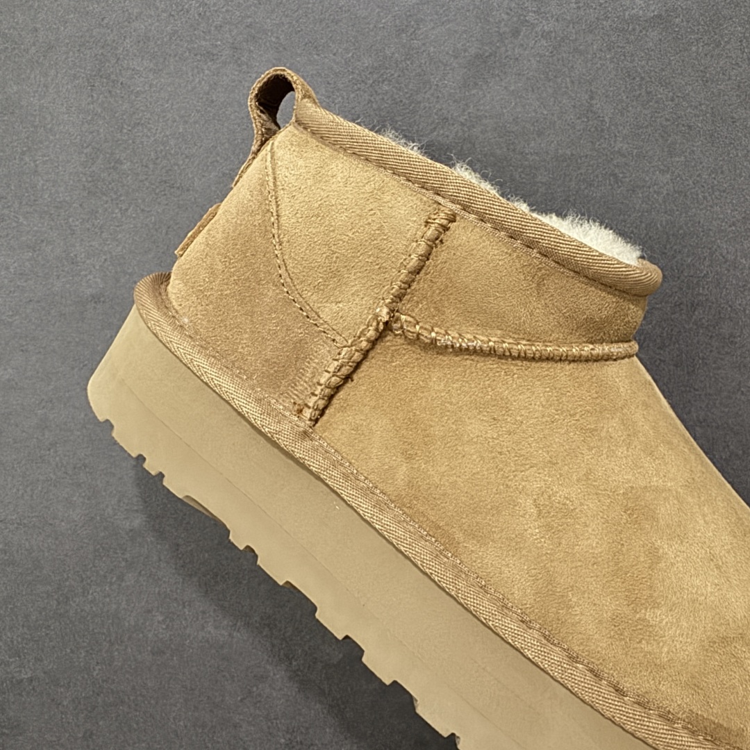 图片[6]-【SP顶级版】UGG W CLASSIC UL TRA MINI 秋冬羊毛一体雪地靴 W/1135093 原代工厂隆丰A级真羊毛皮一体完全遵循正平正品，精选A级羊皮毛一体材质，内里毛绒如云朵般包裹双脚，白带恒温属性一寒锁温抗冻，股季透气排湿，让双脚时刻处于干爽舒适的状态，轻量化设计搭配柔韧鞋底，每一步都似踩在软垫上，再加上贴合足型的弧度与足跟支撑，无论是居家休憩,外出通勤还是日常跑腿，全天行走也无负担。 从经典高筒靴到简约拖鞋，从基础中性色到潮流设计，既能与牛仔裤、卫衣打造随性日常，也能搭配裙子、男女同款更能轻松适配情侣穿搭。 优质羊皮毛天生耐磨损，搭配扎实工艺与防水科技加持，能抵御日常磨损与雨雪侵袭。一双穿数年仍能保持柔软质感💪🏻 尺码：35-40-选品中心