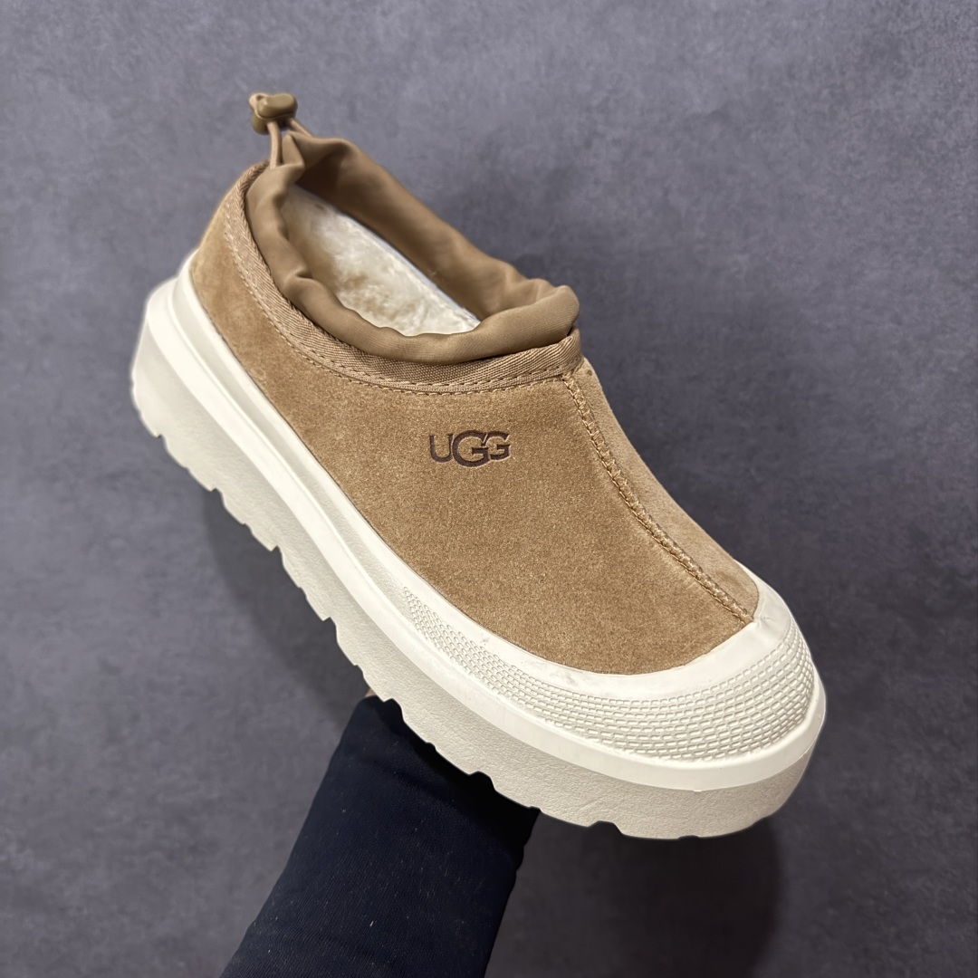 图片[3]-【SP顶级版】UGG 1144096 塔尔曼秋冬羊毛一体雪地靴 原代工厂隆丰A级真羊毛皮一体完全遵循正平正品，精选A级羊皮毛一体材质，内里毛绒如云朵般包裹双脚，白带恒温属性一寒锁温抗冻，股季透气排湿，让双脚时刻处于干爽舒适的状态，轻量化设计搭配柔韧鞋底，每一步都似踩在软垫上，再加上贴合足型的弧度与足跟支撑，无论是居家休憩,外出通勤还是日常跑腿，全天行走也无负担。 从经典高筒靴到简约拖鞋，从基础中性色到潮流设计，既能与牛仔裤、卫衣打造随性日常，也能搭配裙子、男女同款更能轻松适配情侣穿搭。 优质羊皮毛天生耐磨损，搭配扎实工艺与防水科技加持，能抵御日常磨损与雨雪侵袭。一双穿数年仍能保持柔软质感💪🏻 尺码：35-45-选品中心