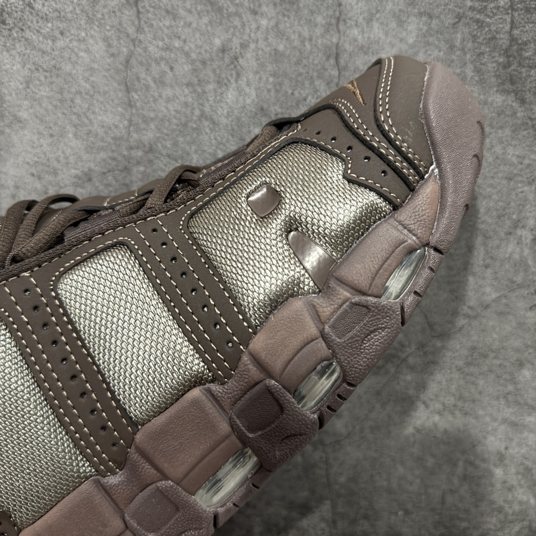 图片[6]-【CK纯原版】Nike Air More Uptempo 原装皮蓬 全新批次 Air More Uptempo绝对是耐克篮球鞋历史上最耀眼的里程碑之一，耐克一直以来都以不停的提升气垫容量来捍卫气垫的地位，当前后掌的花样全部玩尽之后，耐克终于还是打出了奠定王朝基础的一张牌：全掌外露气垫，U型气垫和Max Air的搭配是当时最切合实际的全掌气垫组合 货号：FZ3055-200 尺码：36-47.5-选品中心