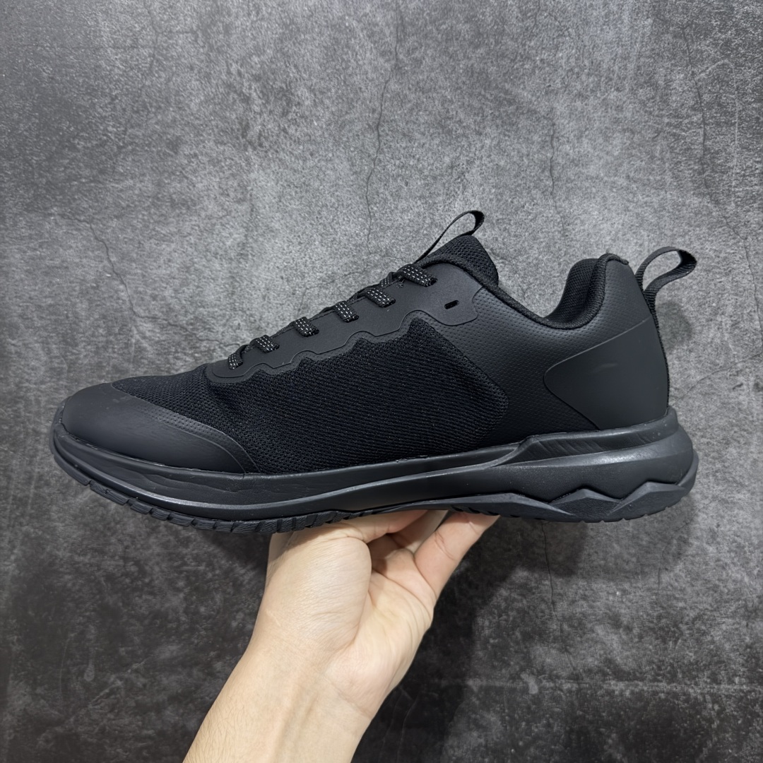 图片[2]-【公司级】可隆KOLON SPORT Skyler 2 舒适柔软 防水支撑轻便回弹 低帮 徒步鞋 黑色 脚感软到像踩云朵☁️—鞋面柔软贴合脚型，走石子路也不硌脚；防滑V黄金大底纹路深似锯齿，泥地、陡坡都稳稳拿捏，下雨天也不怕打滑。黑色耐脏又百搭，日常穿去上班是低调质感，进山徒步是可靠装备，从城市到山野，一双鞋承包所有 “出走计划” 尺码：39-45-选品中心