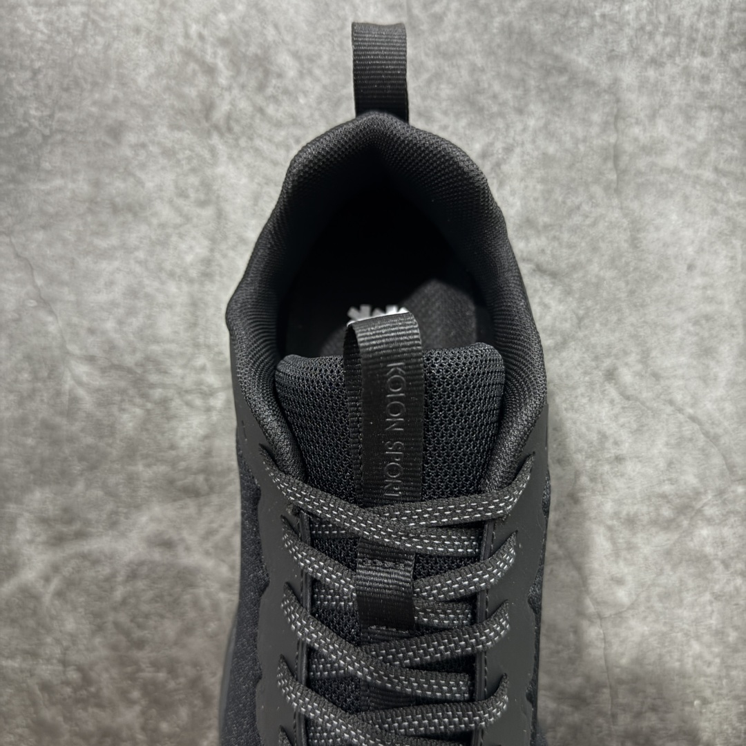 图片[8]-【公司级】可隆KOLON SPORT Skyler 2 舒适柔软 防水支撑轻便回弹 低帮 徒步鞋 黑色 脚感软到像踩云朵☁️—鞋面柔软贴合脚型，走石子路也不硌脚；防滑V黄金大底纹路深似锯齿，泥地、陡坡都稳稳拿捏，下雨天也不怕打滑。黑色耐脏又百搭，日常穿去上班是低调质感，进山徒步是可靠装备，从城市到山野，一双鞋承包所有 “出走计划” 尺码：39-45-选品中心