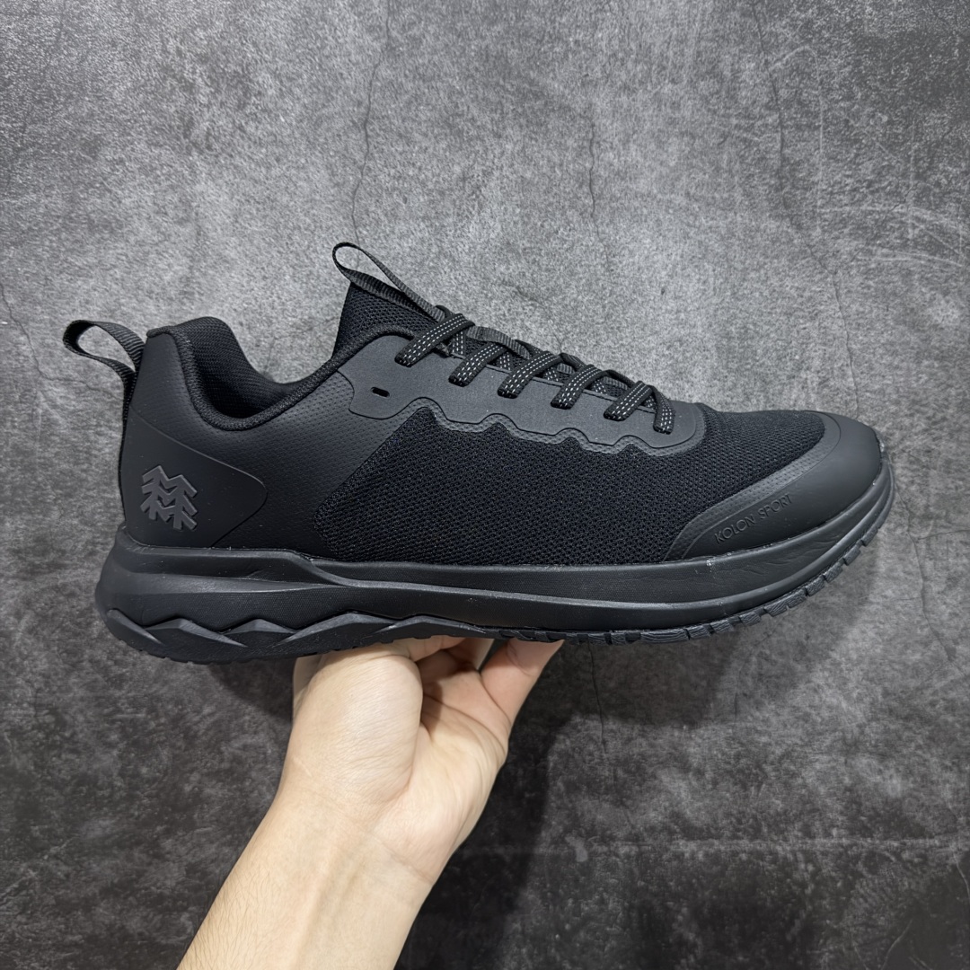 【公司级】可隆KOLON SPORT Skyler 2 舒适柔软 防水支撑轻便回弹 低帮 徒步鞋 黑色 脚感软到像踩云朵☁️—鞋面柔软贴合脚型,走石子路也不硌脚;防滑V黄金大底纹路深似锯齿,泥地、陡坡都稳稳拿捏,下雨天也不怕打滑。黑色耐脏又百搭,日常穿去上班是低调质感,进山徒步是可靠装备,从城市到山野,一双鞋承包所有 “出走计划” 尺码:39-45-选品中心