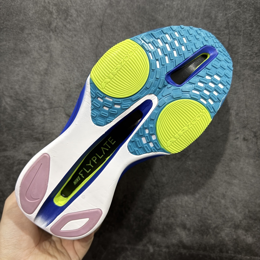 图片[9]-【碳科技纯原】Nk Zoom AlphaFly Next% 4 阿尔法飞行4代 2025年全新超级马拉松全掌碳板跑鞋 FD8311-401  市场顶级版本 跑鞋第一梯队 专业跑鞋‼️ 原标原盒 全掌真碳版 真Zoom X气垫 配件齐 有配正确配套防尘布袋 真材实料 假一赔十‼️ 正确大底刷漆（鞋底部分黑色刷漆有裂纹） 鞋款搭载两个Airzoom缓震配置，全掌型碳纤维板，缔造出色推进感；中底ZoomX 泡绵从后跟延伸至鞋头，超强回弹性 💪🏻 空气动力学造型则依然保留。前掌采用镂空设计，让鞋底的碳板配置得以可视化 造型更具未来感。   尺码：36 36.5 37.5 38 38.5 39 40 40.5 41 42 42.5 43 44 44.5 45-选品中心