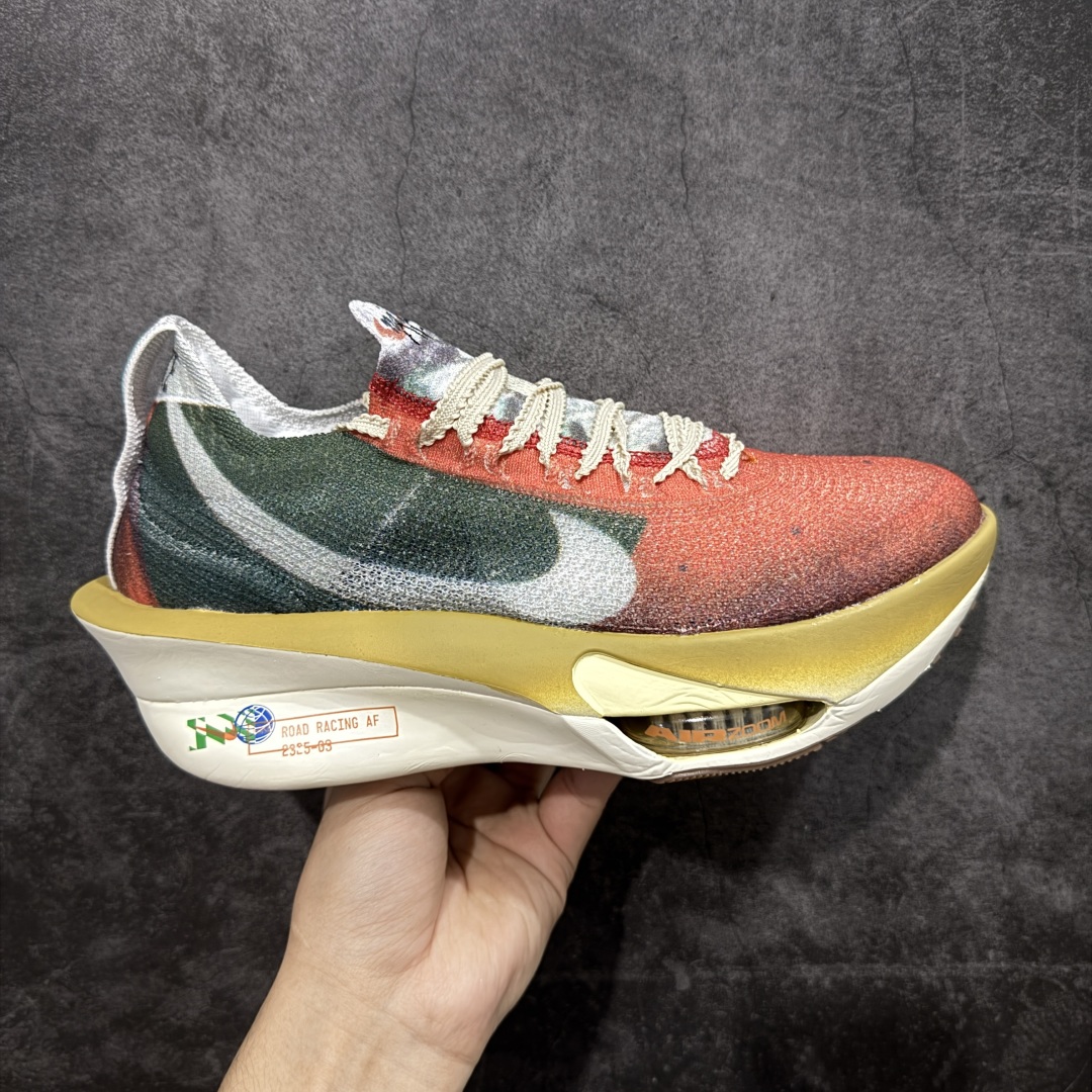 【碳科技纯原】Nk Zoom AlphaFly Next% 4 阿尔法飞行4代 2025年全新超级马拉松全掌碳板跑鞋 IH3575-999  市场顶级版本 跑鞋第一梯队 专业跑鞋‼️ 原标原盒 全掌真碳版 真Zoom X气垫 配件齐 有配正确配套防尘布袋 真材实料 假一赔十‼️ 正确大底刷漆(鞋底部分黑色刷漆有裂纹) 鞋款搭载两个Airzoom缓震配置,全掌型碳纤维板,缔造出色推进感;中底ZoomX 泡绵从后跟延伸至鞋头,超强回弹性 💪🏻 空气动力学造型则依然保留。前掌采用镂空设计,让鞋底的碳板配置得以可视化 造型更具未来感。   尺码:36 36.5 37.5 38 38.5 39 40 40.5 41 42 42.5 43 44 44.5 45-选品中心