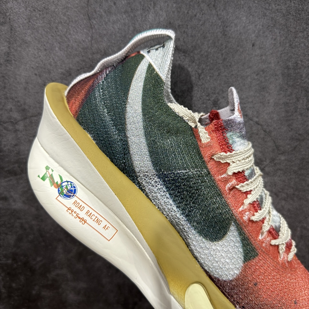 图片[7]-【碳科技纯原】Nk Zoom AlphaFly Next% 4 阿尔法飞行4代 2025年全新超级马拉松全掌碳板跑鞋 IH3575-999  市场顶级版本 跑鞋第一梯队 专业跑鞋‼️ 原标原盒 全掌真碳版 真Zoom X气垫 配件齐 有配正确配套防尘布袋 真材实料 假一赔十‼️ 正确大底刷漆（鞋底部分黑色刷漆有裂纹） 鞋款搭载两个Airzoom缓震配置，全掌型碳纤维板，缔造出色推进感；中底ZoomX 泡绵从后跟延伸至鞋头，超强回弹性 💪🏻 空气动力学造型则依然保留。前掌采用镂空设计，让鞋底的碳板配置得以可视化 造型更具未来感。   尺码：36 36.5 37.5 38 38.5 39 40 40.5 41 42 42.5 43 44 44.5 45-选品中心